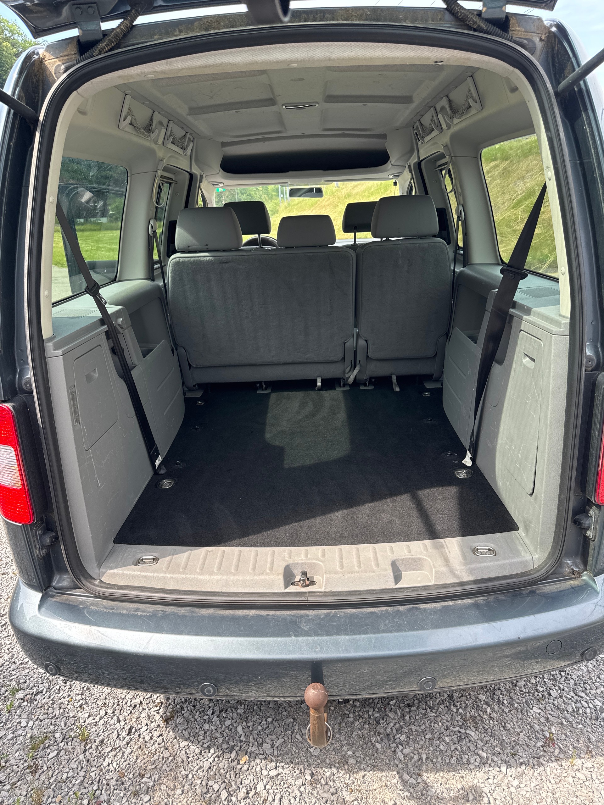 VW Caddy Maxi Life 2.0TDI-image-9