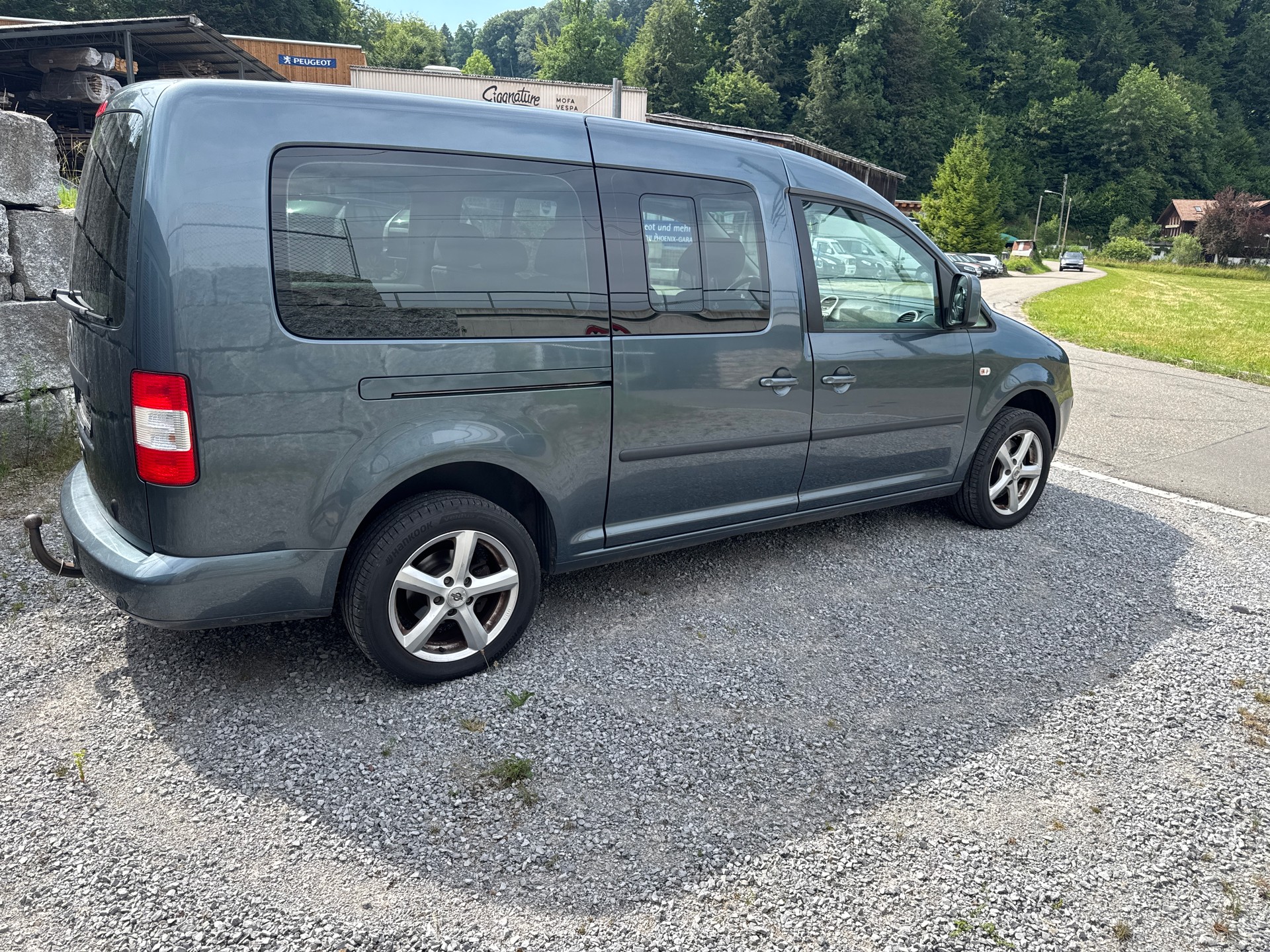 VW Caddy Maxi Life 2.0TDI-image-2