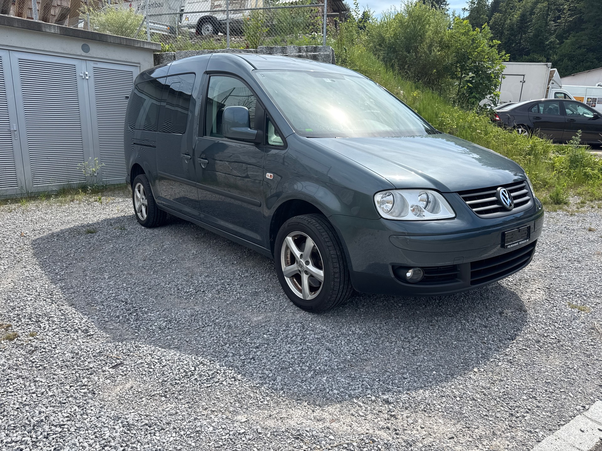 VW Caddy Maxi Life 2.0TDI-image-1