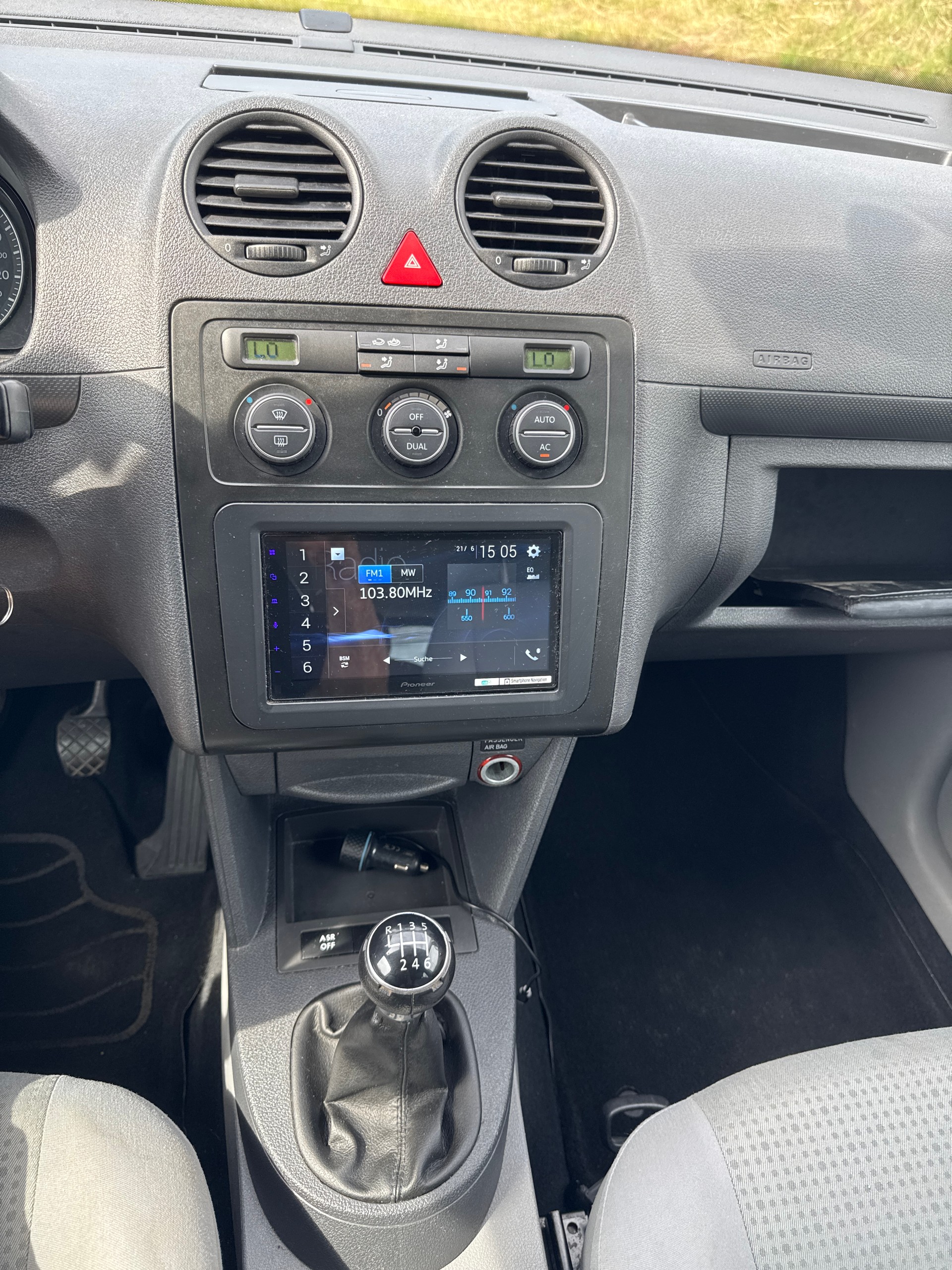 VW Caddy Maxi Life 2.0TDI-image-11