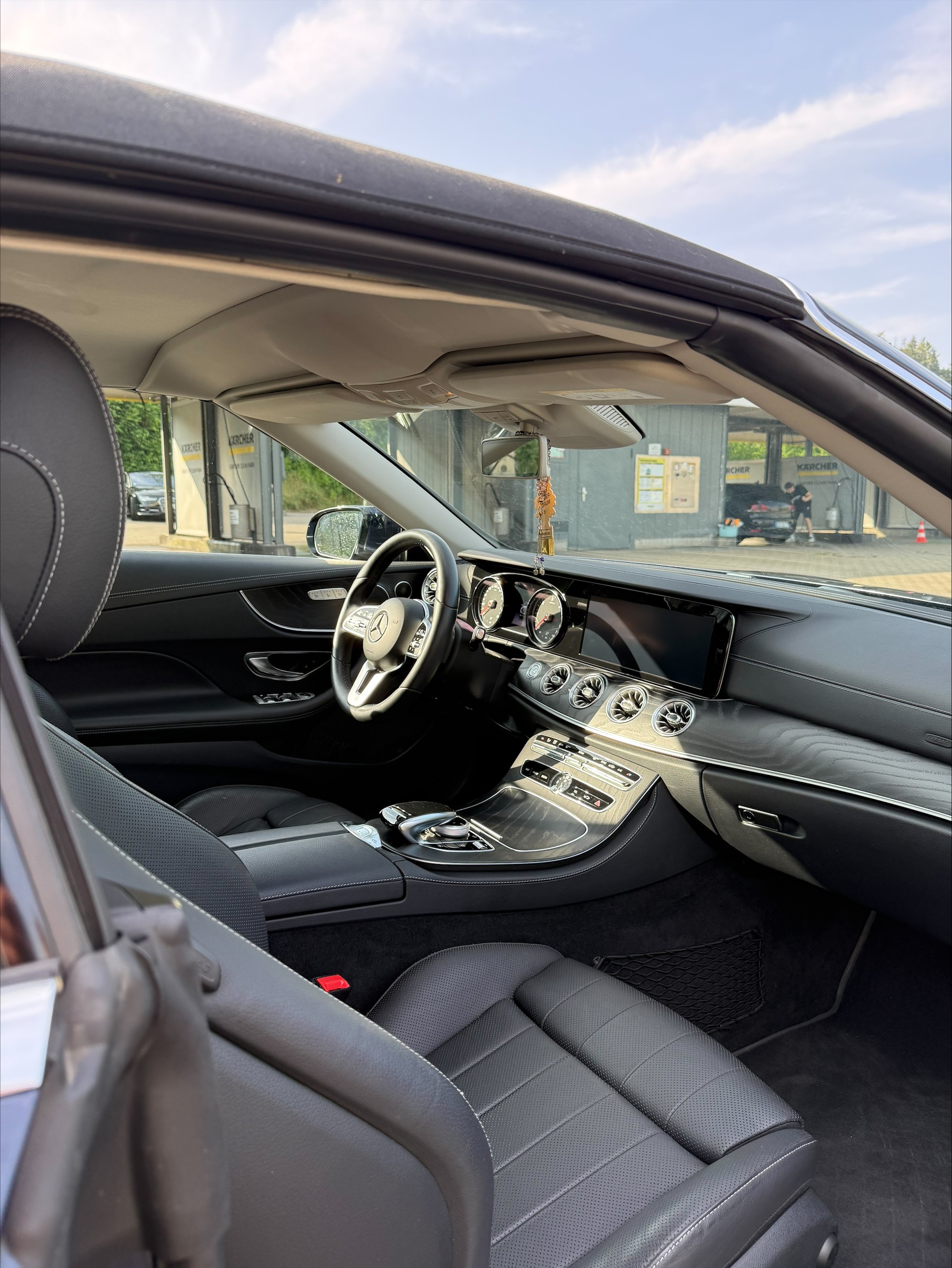 MERCEDES-BENZ E 220 d Avantgarde Cabriolet 9G-Tronic Airscarf Multibeam LED-image-4