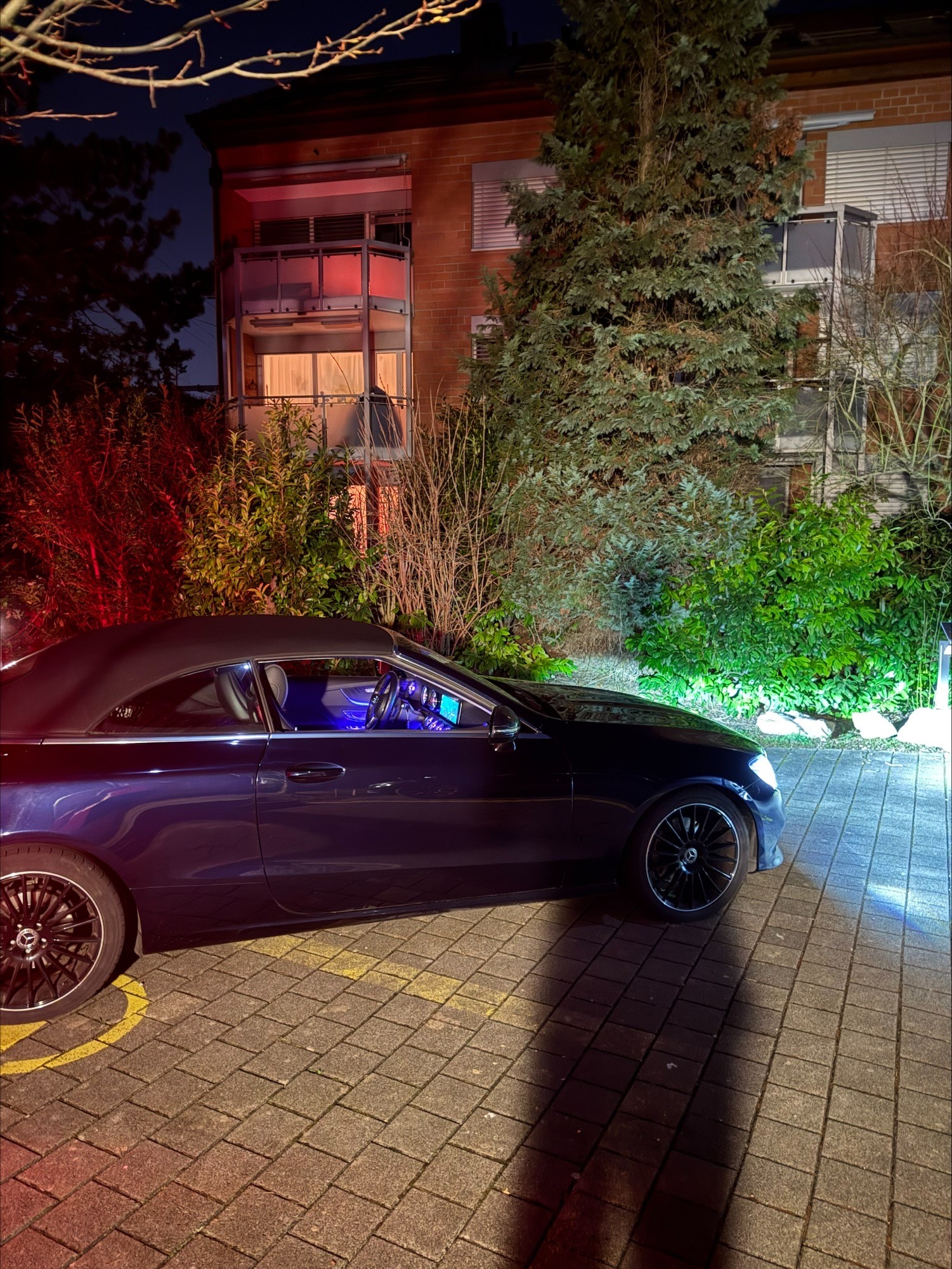 MERCEDES-BENZ E 220 d Avantgarde Cabriolet 9G-Tronic Airscarf Multibeam LED-image-5
