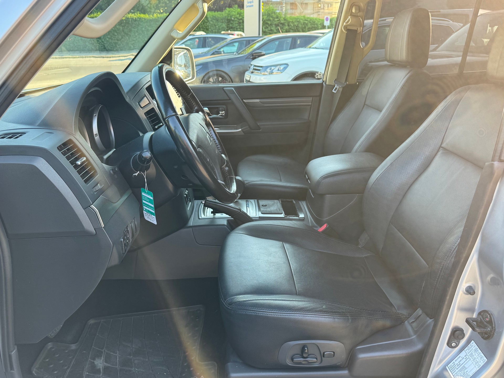 MITSUBISHI Pajero 3.2 DI-D Professional Plus Automatic-image-7