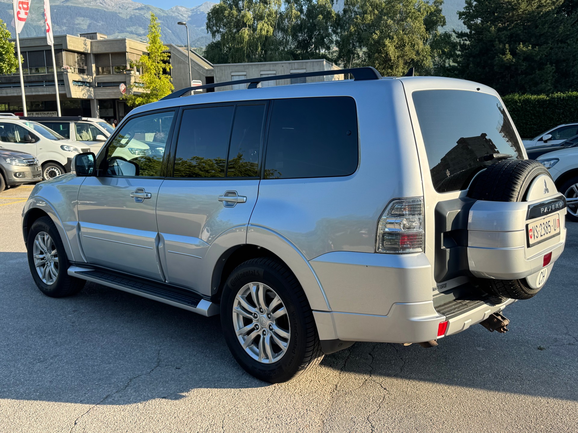 MITSUBISHI Pajero 3.2 DI-D Professional Plus Automatic-image-3