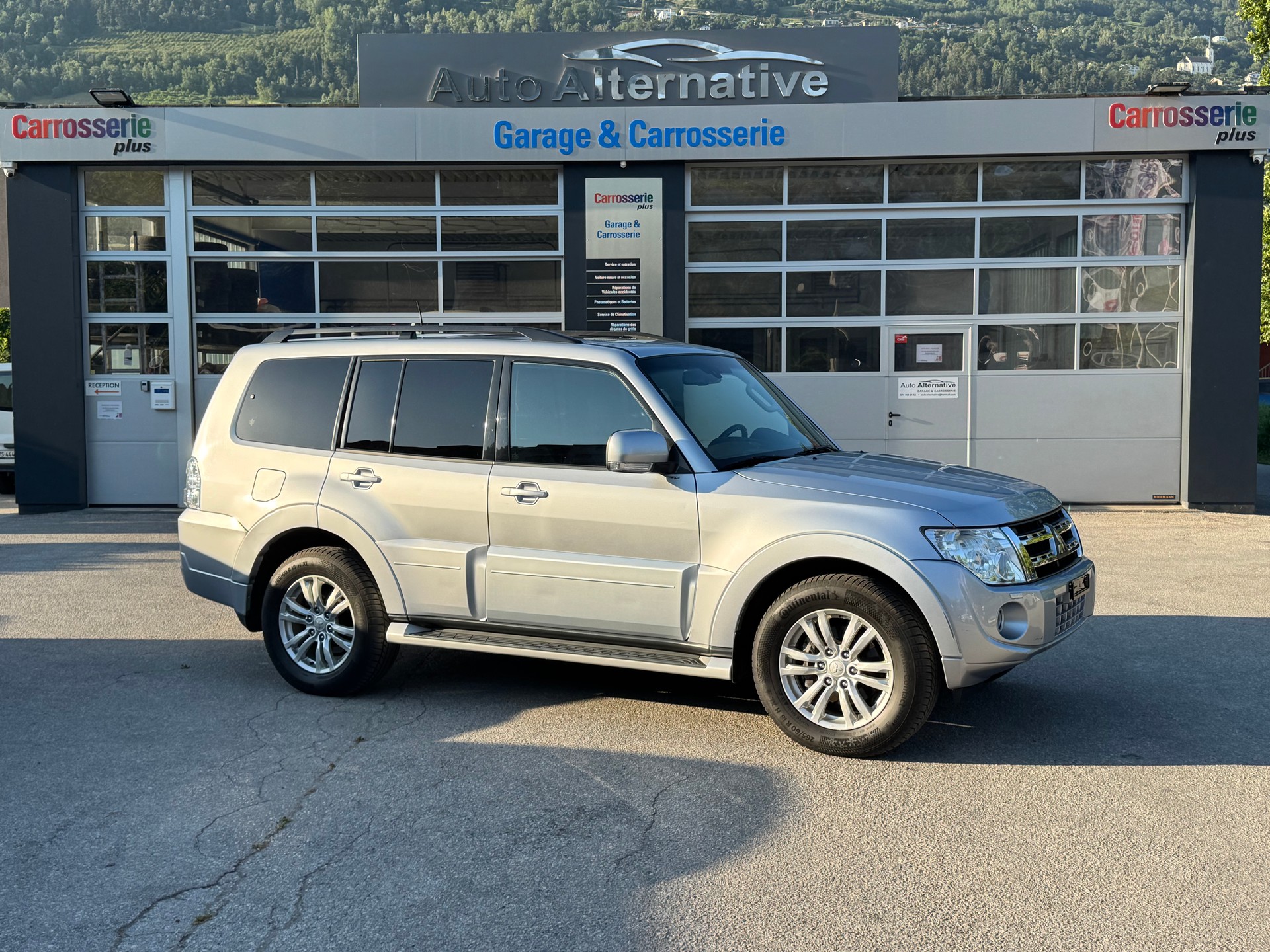 MITSUBISHI Pajero 3.2 DI-D Professional Plus Automatic-image-0
