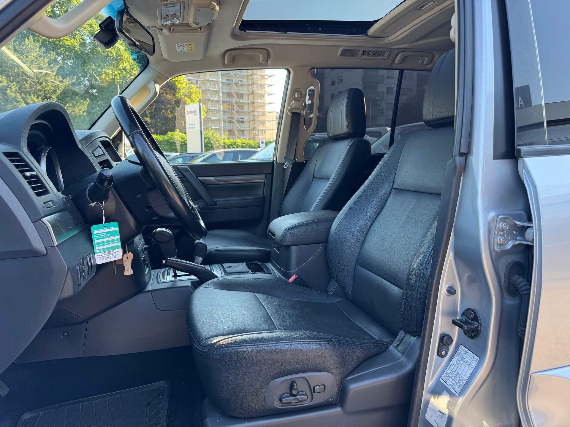 MITSUBISHI Pajero 3.2 DI-D Professional Plus Automatic-image-16