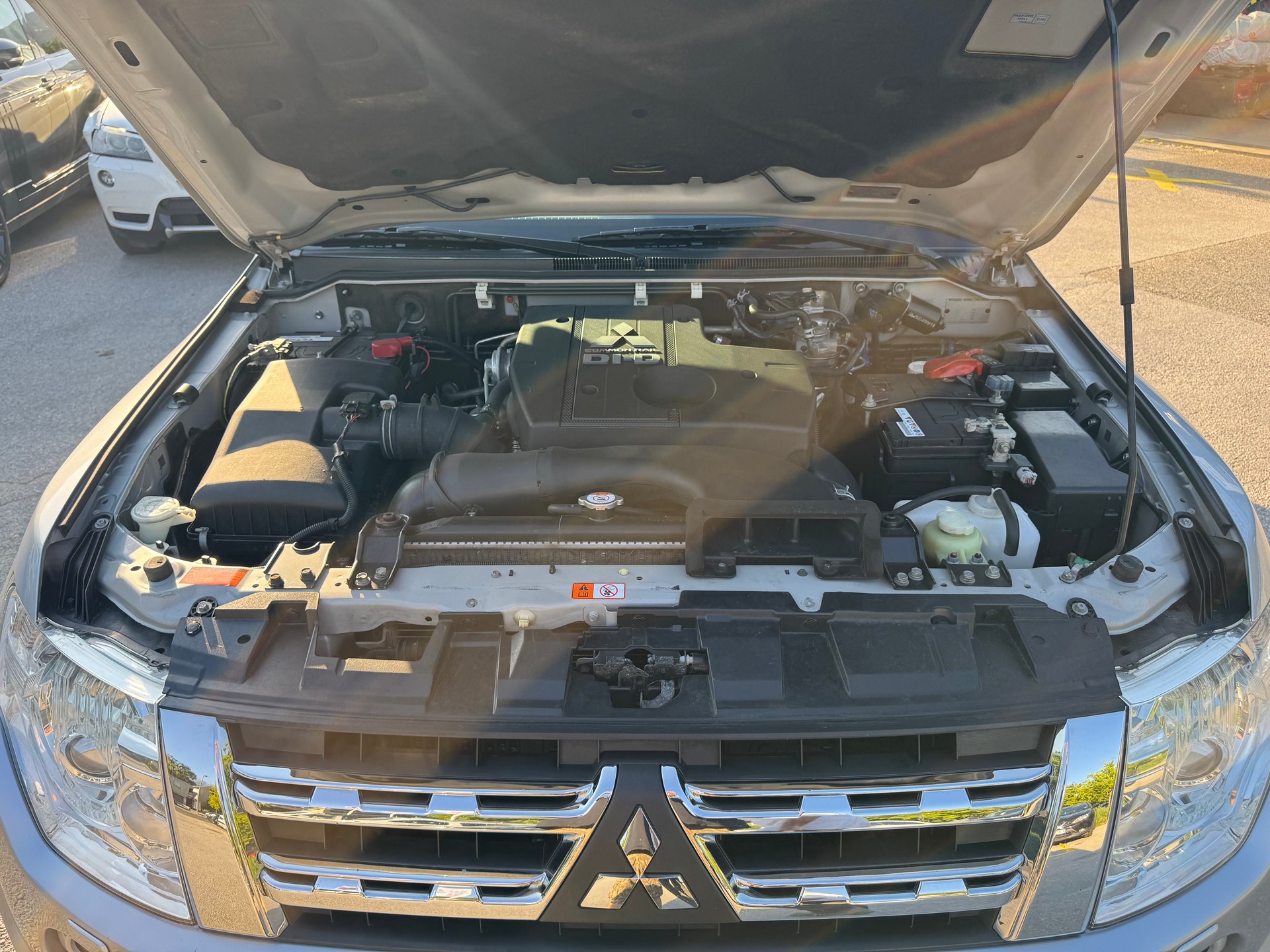 MITSUBISHI Pajero 3.2 DI-D Professional Plus Automatic-image-13