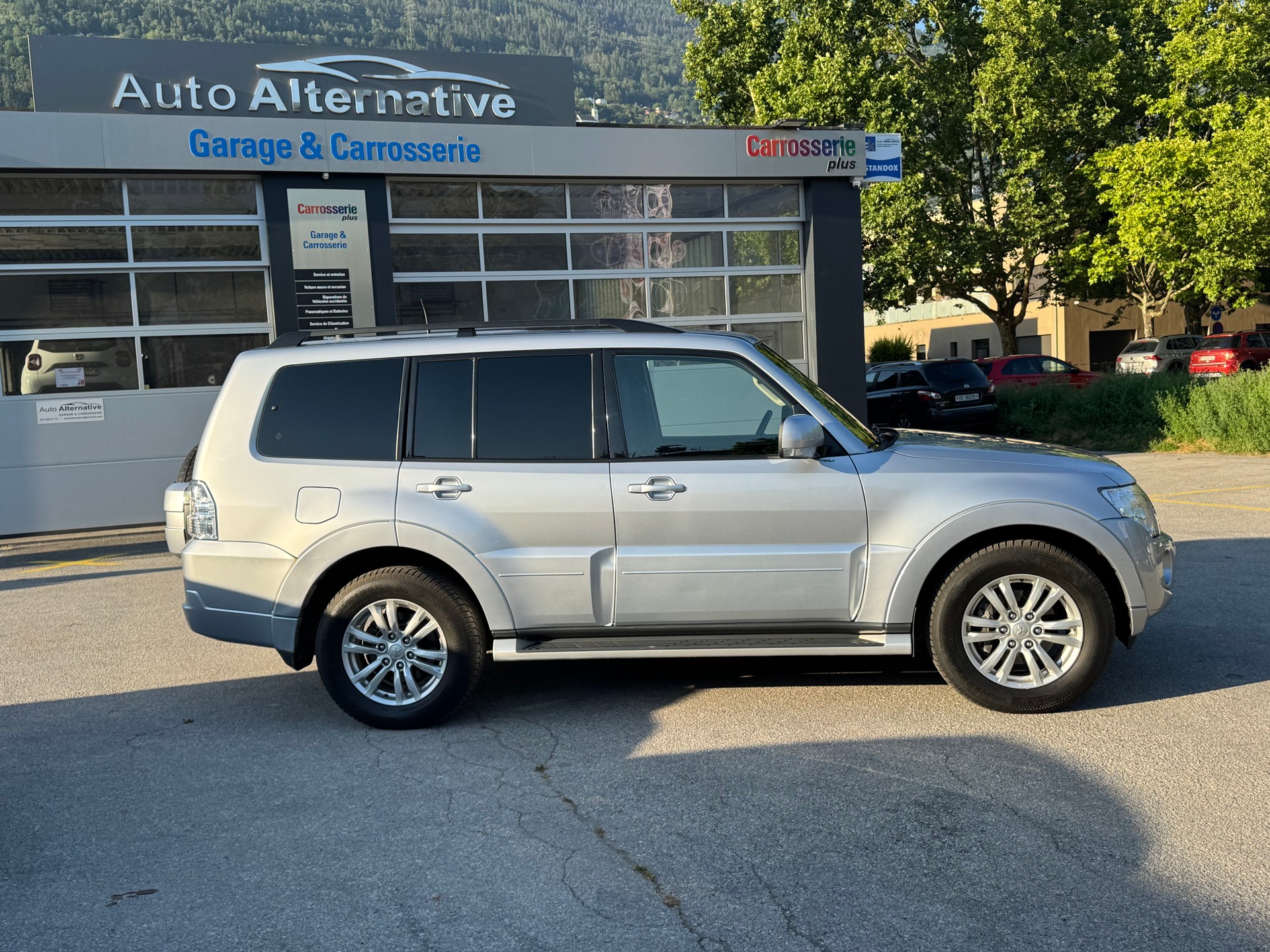 MITSUBISHI Pajero 3.2 DI-D Professional Plus Automatic-image-1