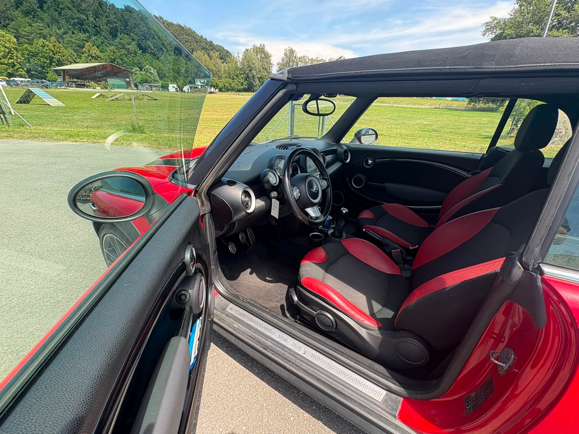 MINI Cooper S Cabriolet-image-10
