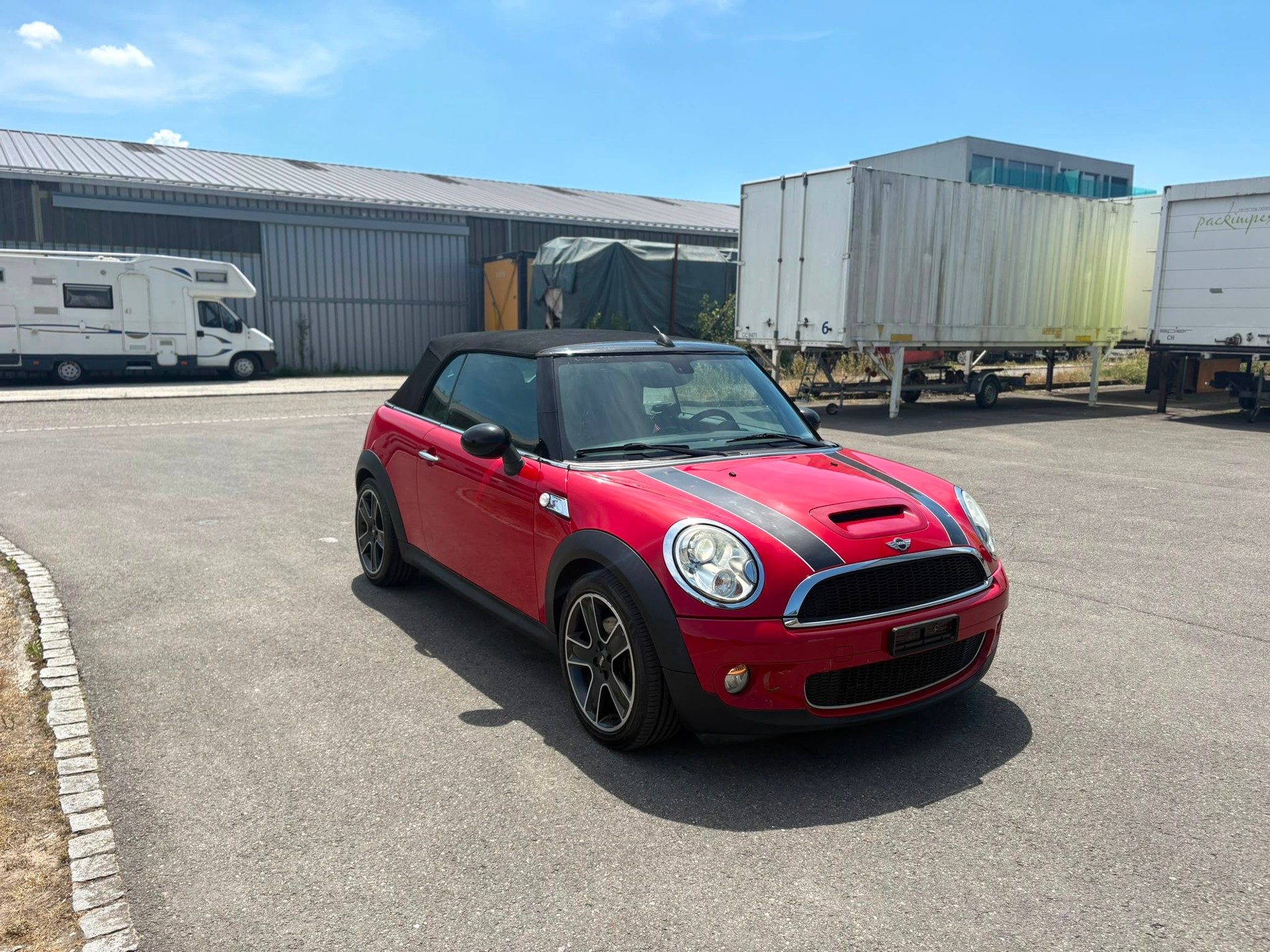 MINI Cooper S Cabriolet-image-1