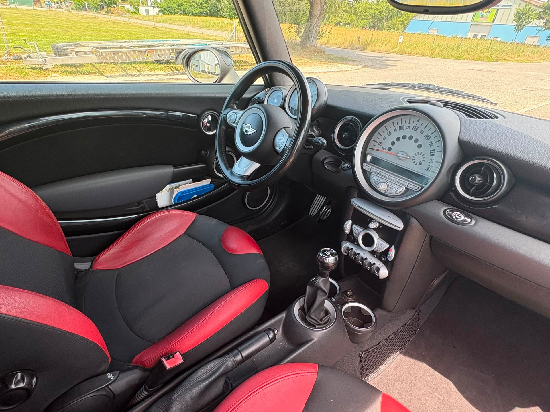 MINI Cooper S Cabriolet-image-3