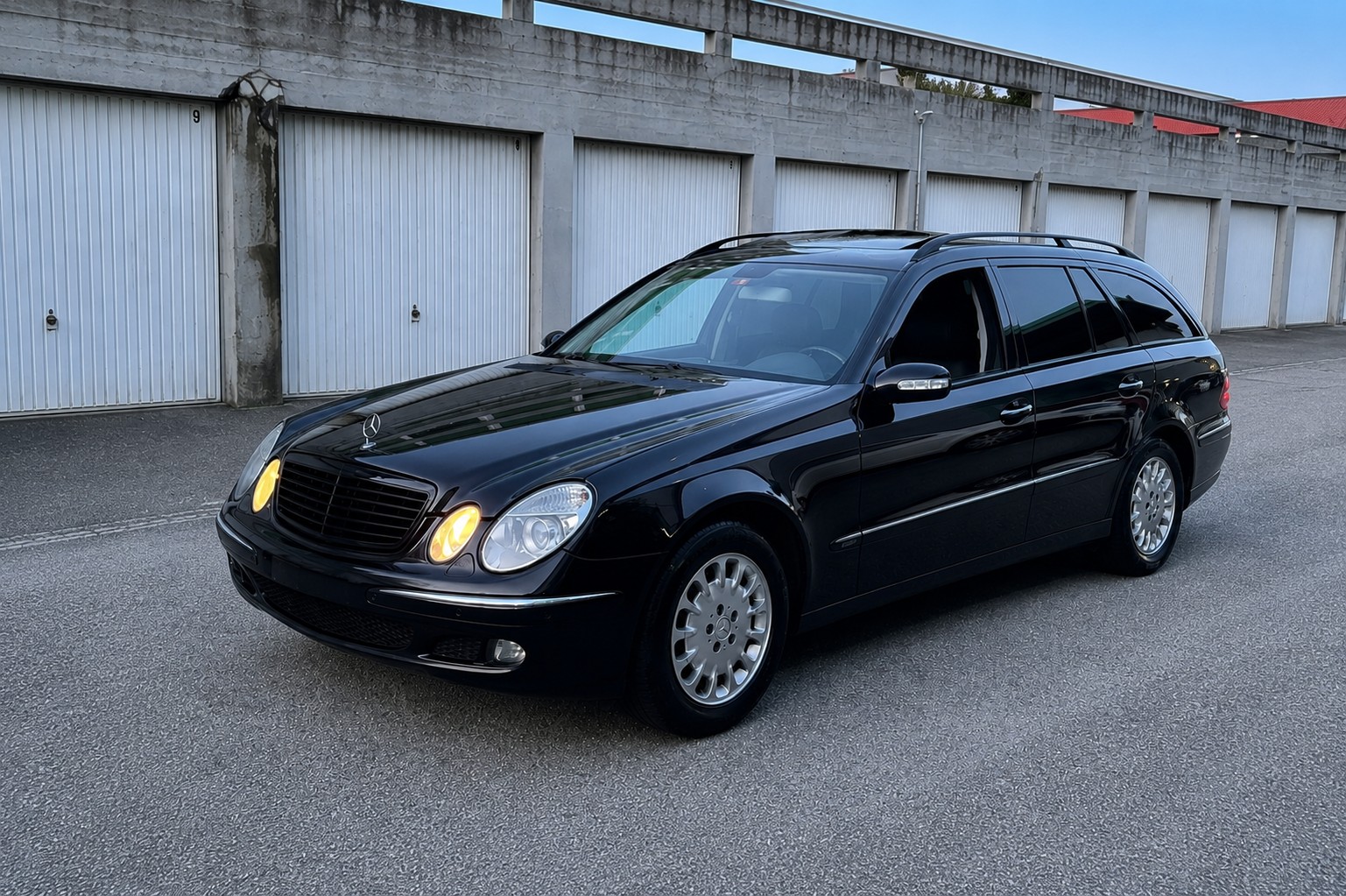 MERCEDES-BENZ E 350 Avantgarde 4Matic Automatic-image-6