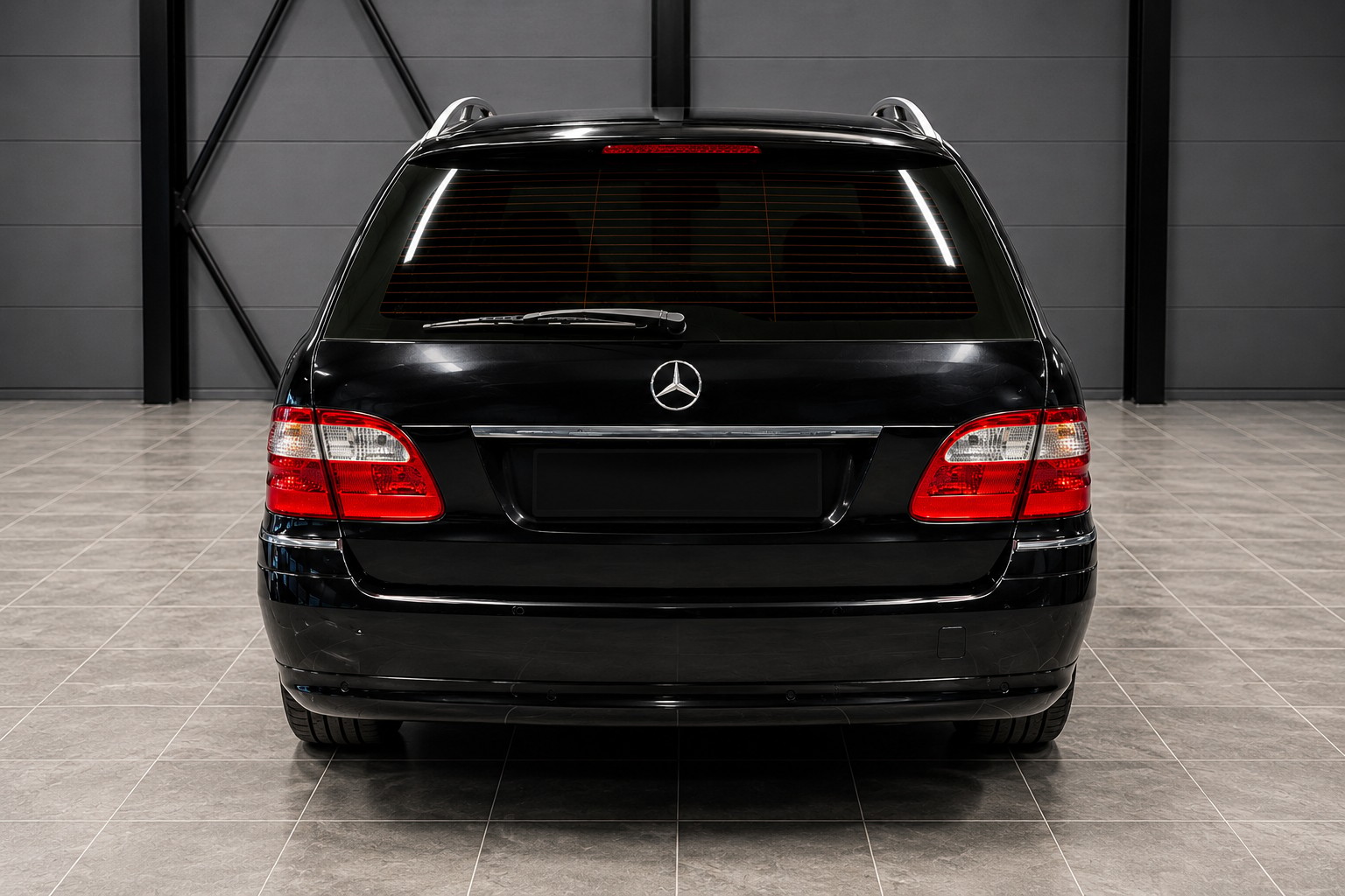 MERCEDES-BENZ E 350 Avantgarde 4Matic Automatic-image-4