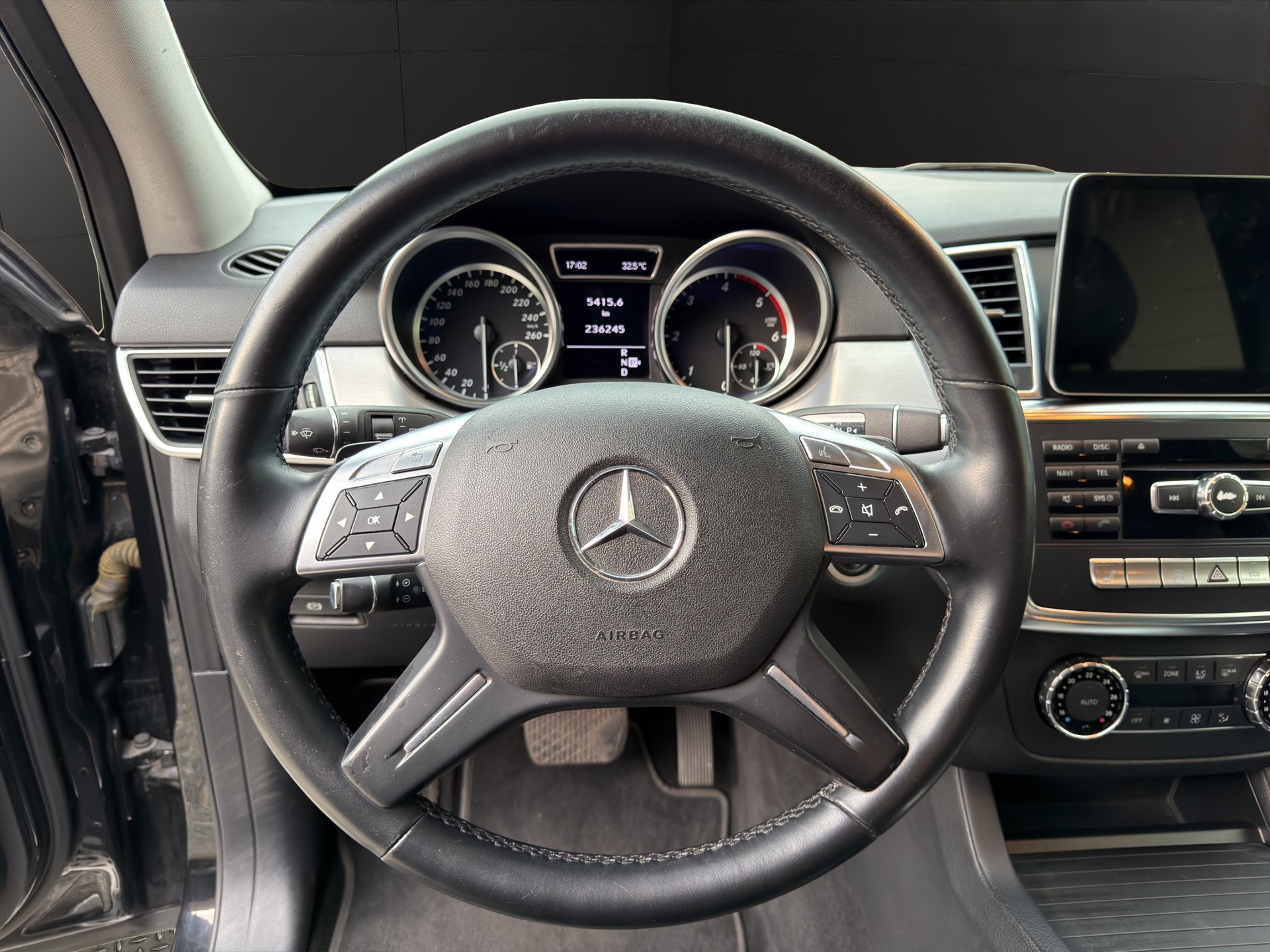 MERCEDES-BENZ ML 250 BlueTEC 4Matic 7G-Tronic-image-11