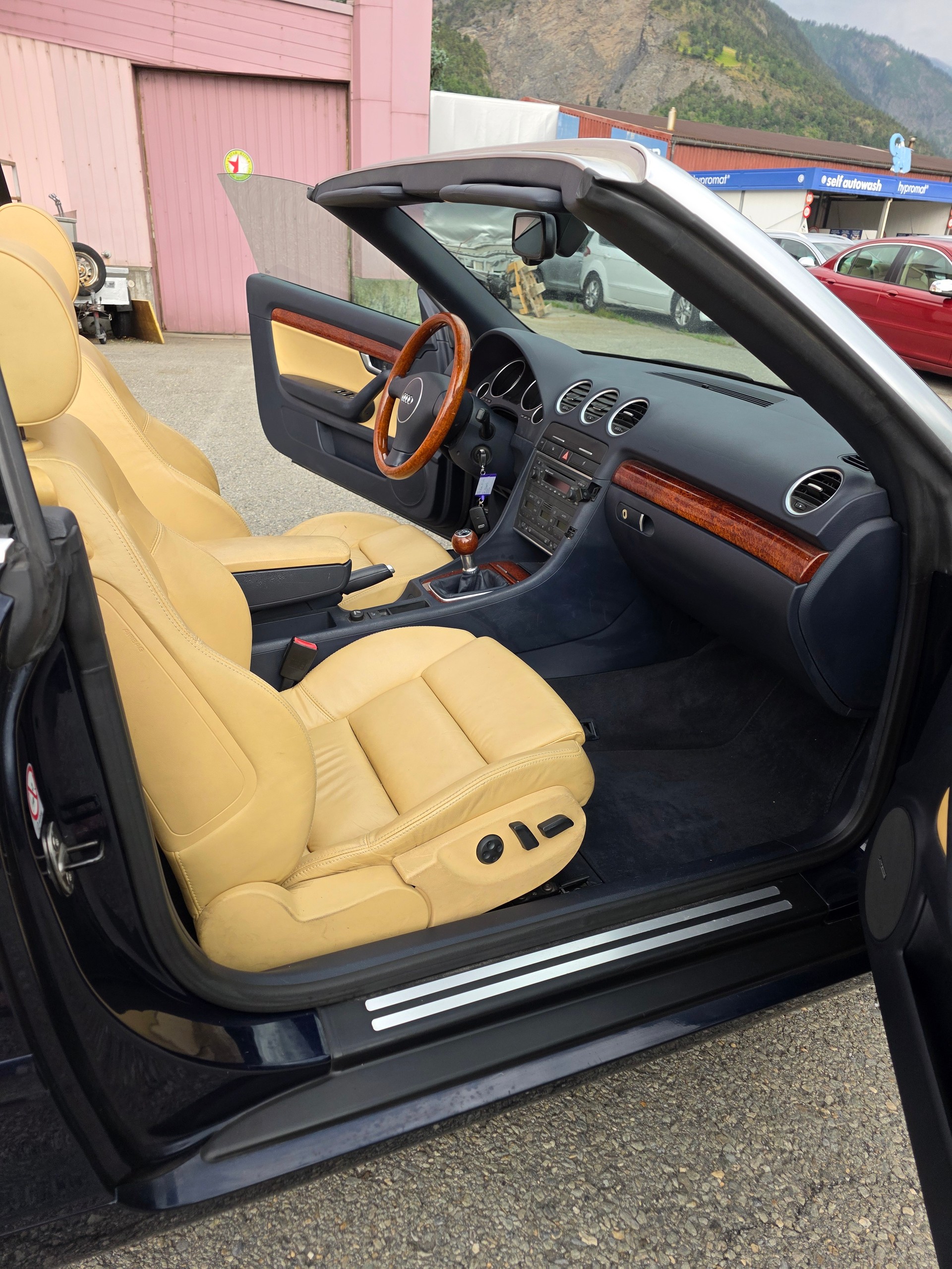 AUDI A4 Cabriolet 2.4 V6-image-11
