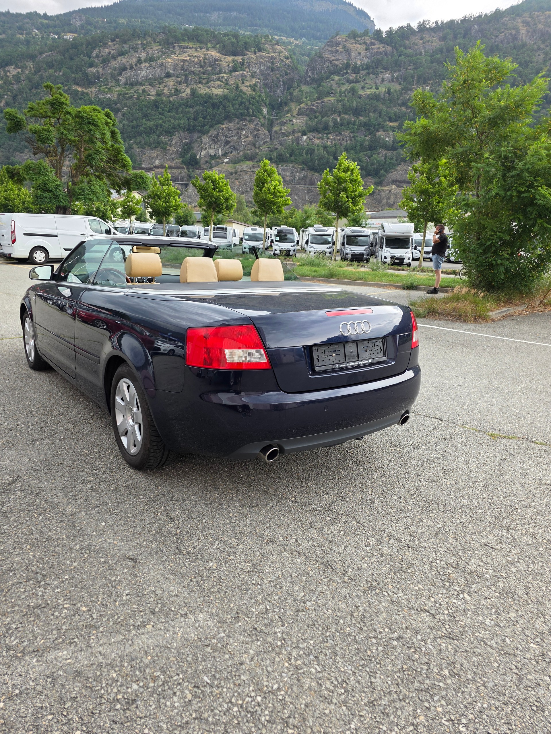 AUDI A4 Cabriolet 2.4 V6-image-6
