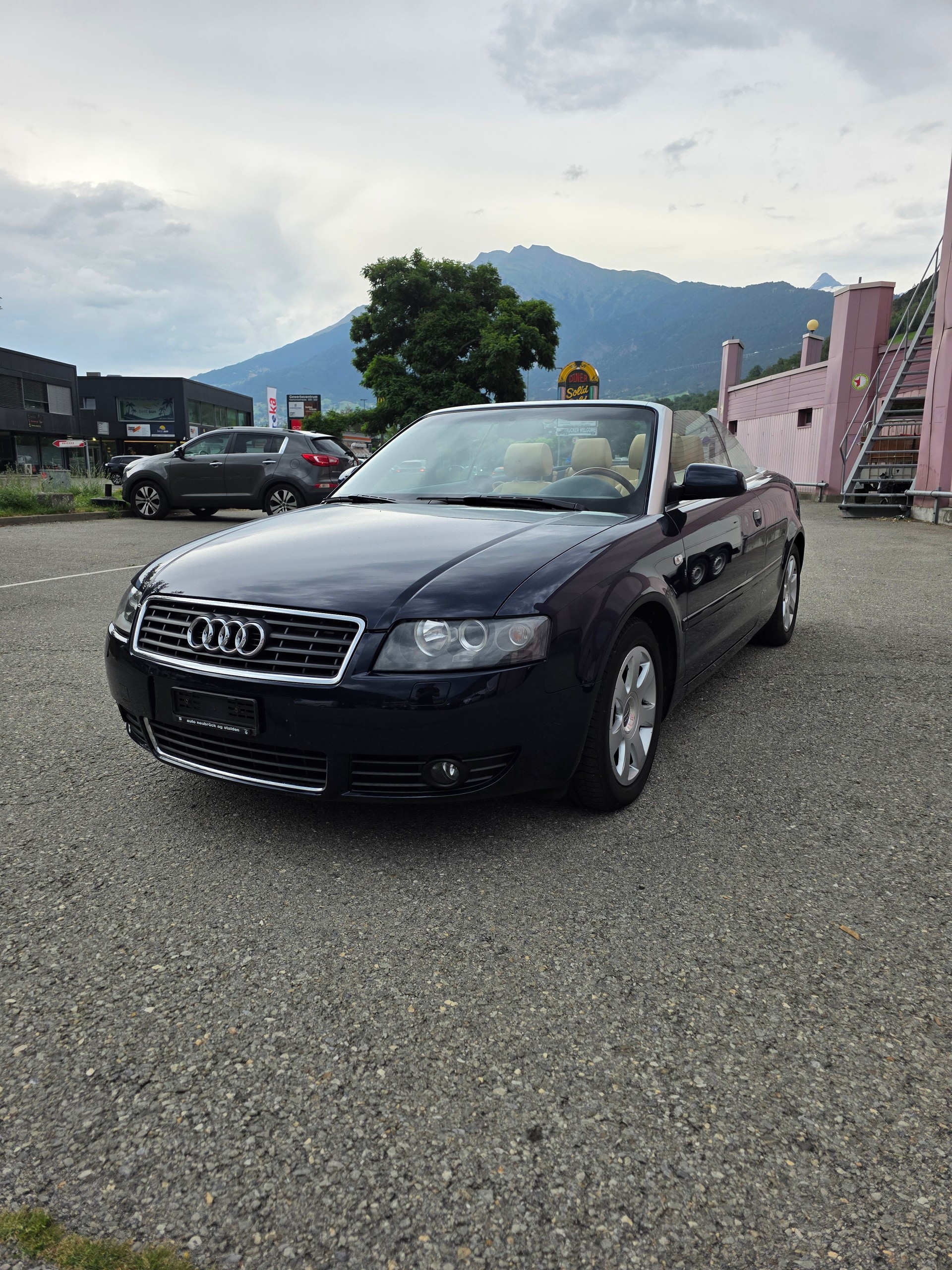 AUDI A4 Cabriolet 2.4 V6-image-0