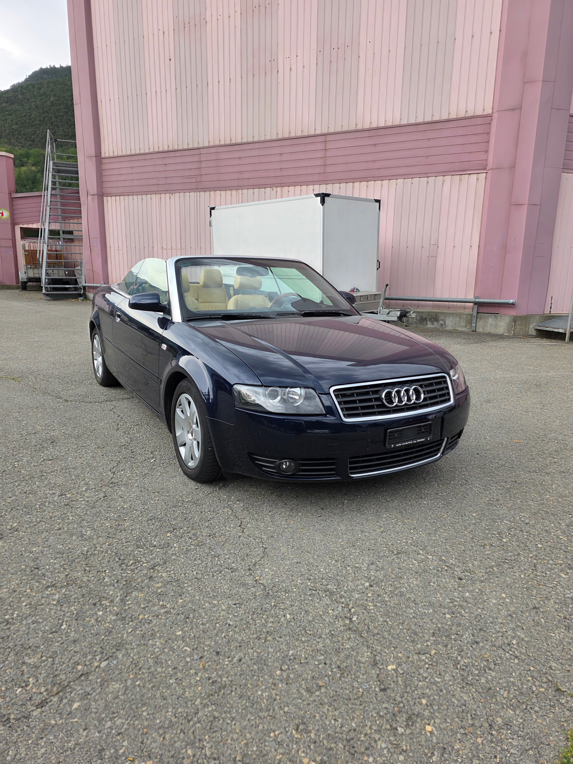 AUDI A4 Cabriolet 2.4 V6-image-2