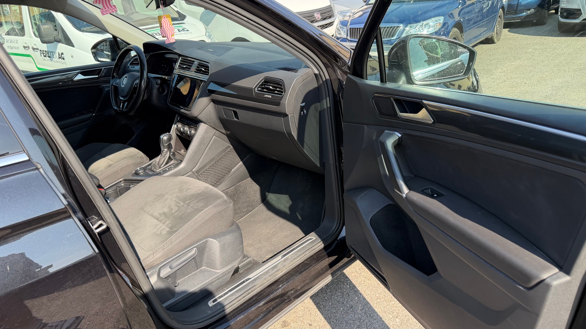 VW Tiguan 2.0 TDI SCR Comfortline 4Motion DSG-image-4