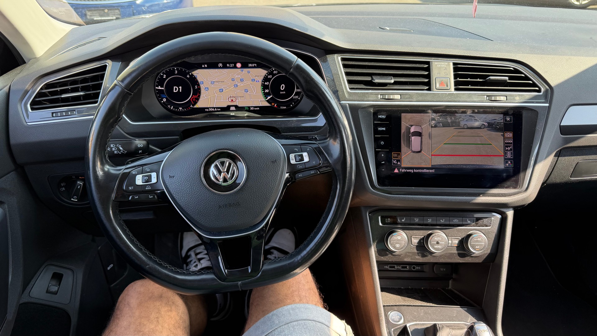 VW Tiguan 2.0 TDI SCR Comfortline 4Motion DSG-image-7