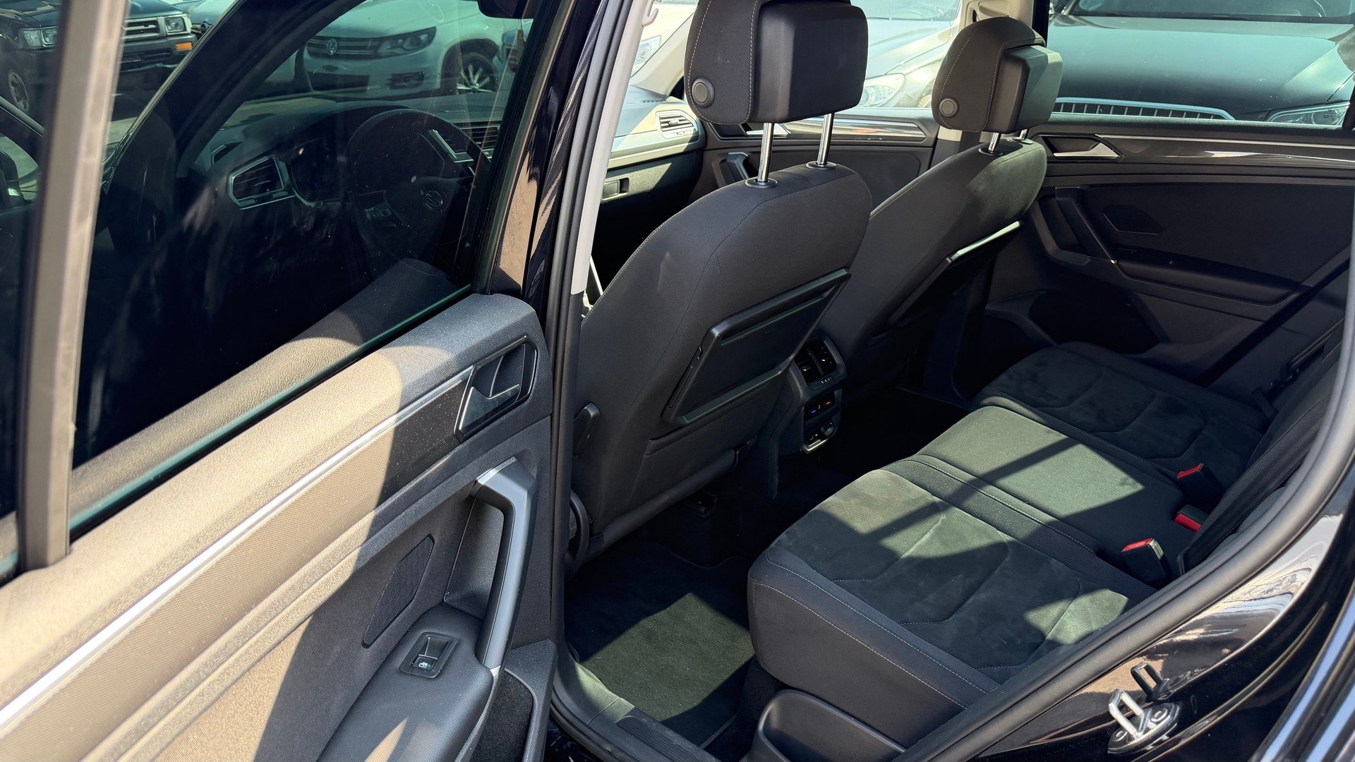 VW Tiguan 2.0 TDI SCR Comfortline 4Motion DSG-image-11