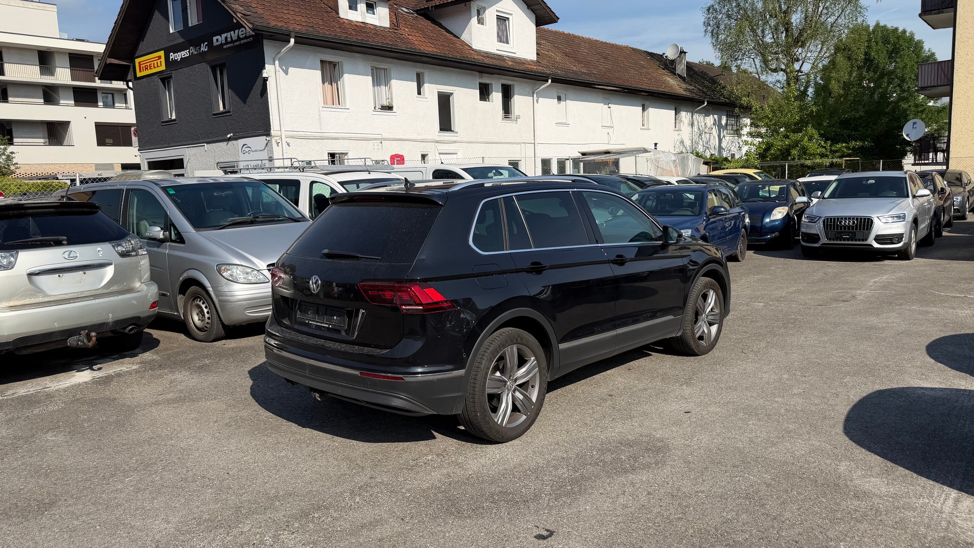 VW Tiguan 2.0 TDI SCR Comfortline 4Motion DSG-image-2