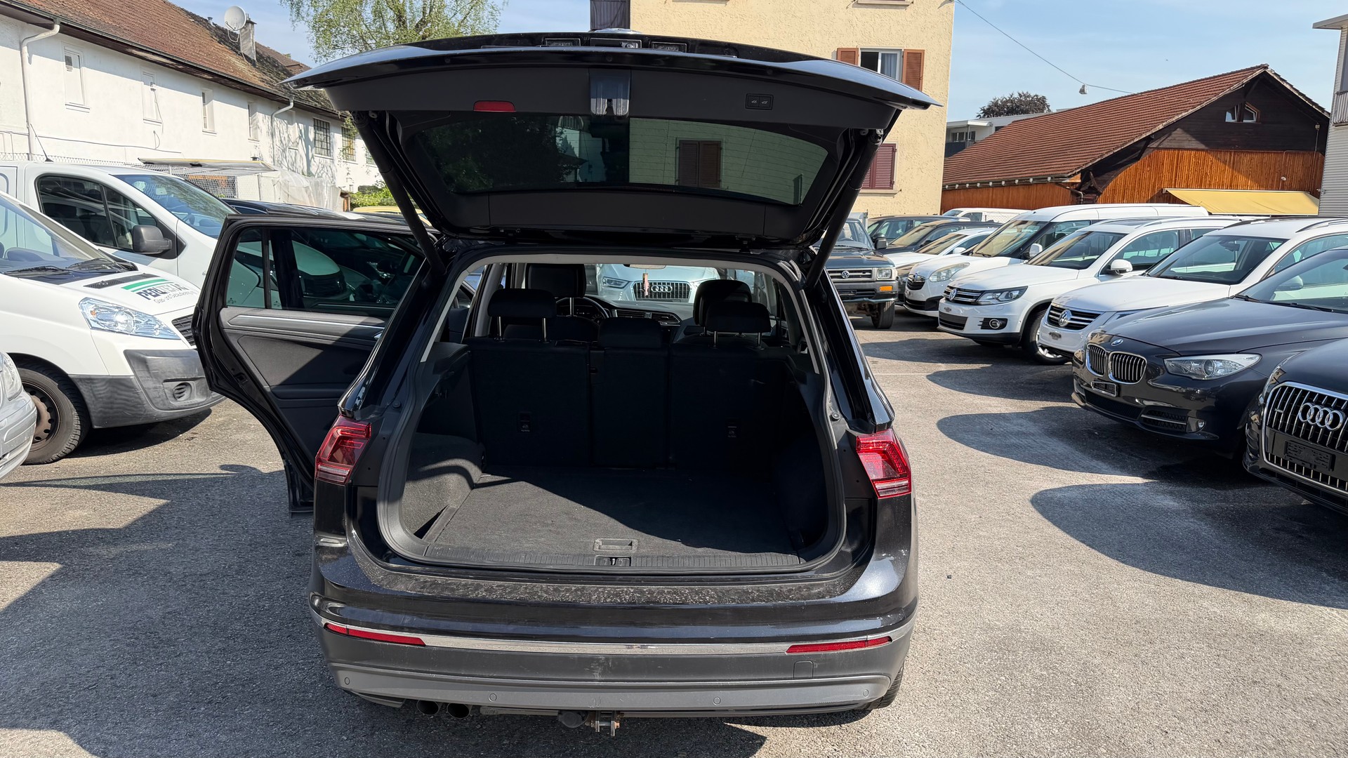 VW Tiguan 2.0 TDI SCR Comfortline 4Motion DSG-image-12