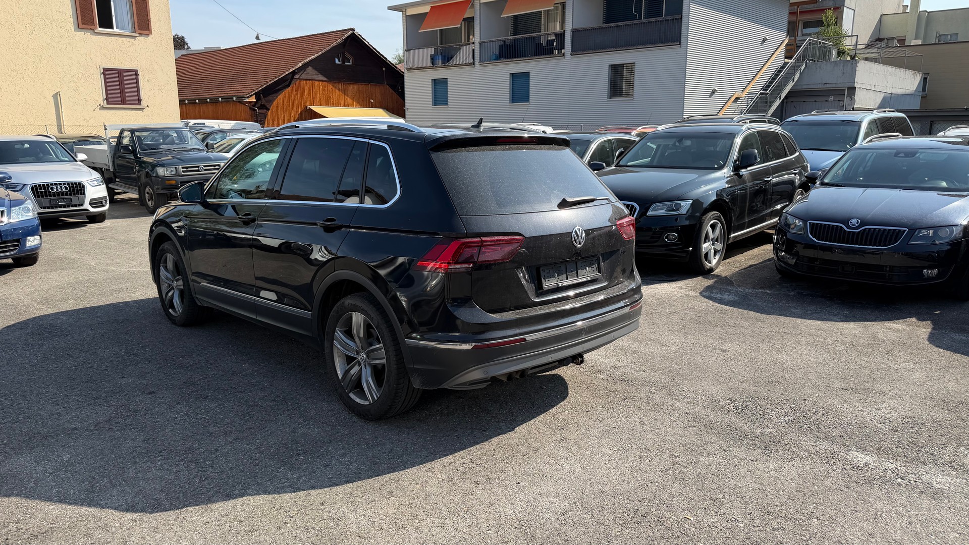 VW Tiguan 2.0 TDI SCR Comfortline 4Motion DSG-image-3