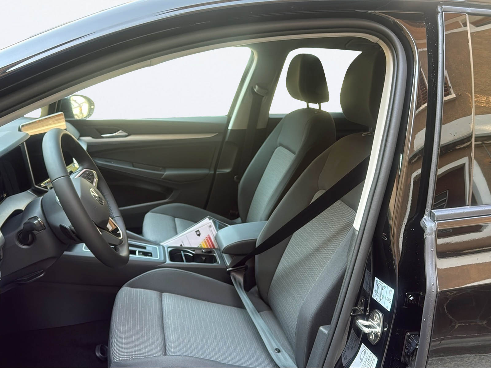 VW Golf 1.5 e TSI mHEV Value DSG-image-9
