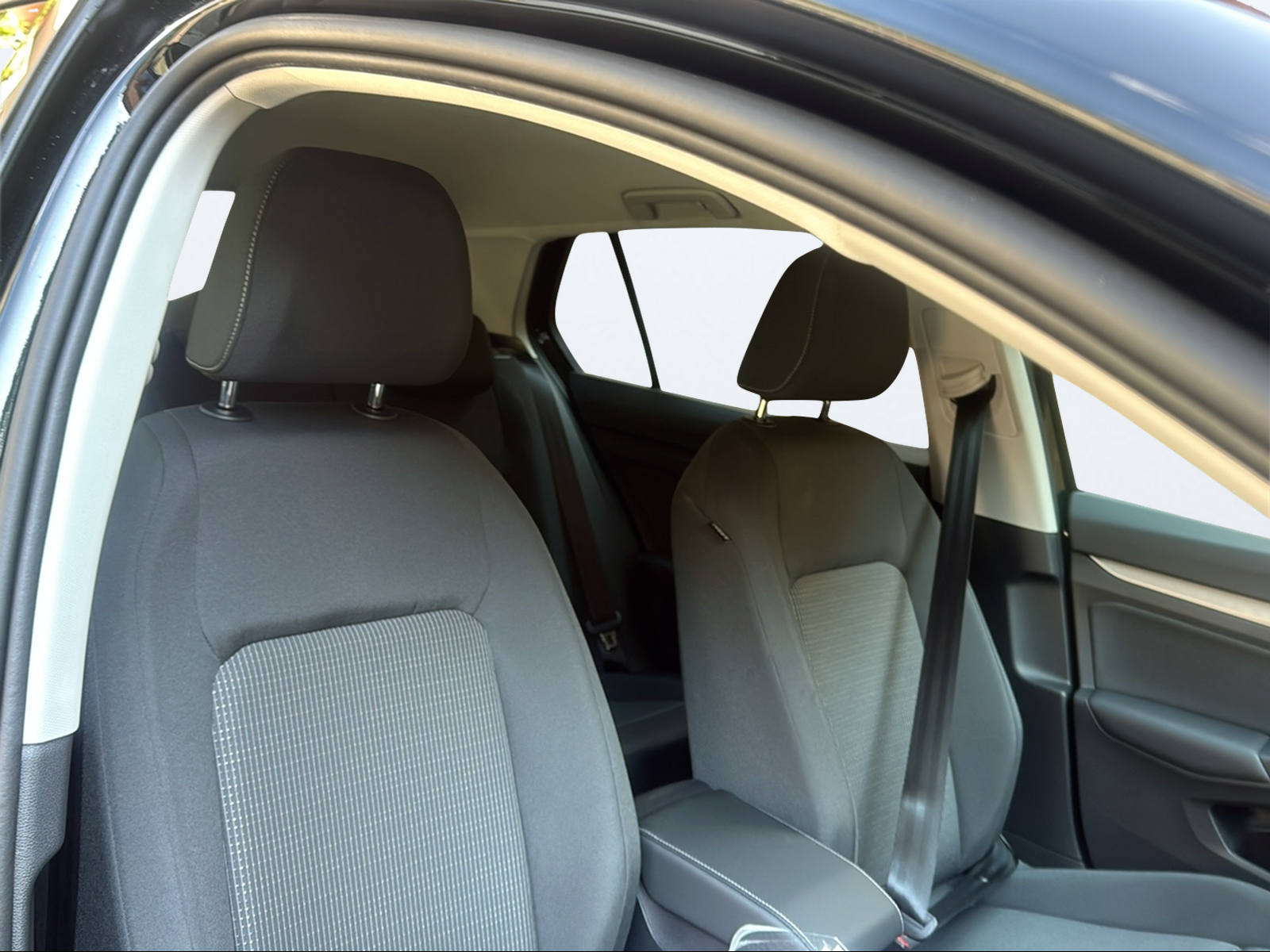 VW Golf 1.5 e TSI mHEV Value DSG-image-15