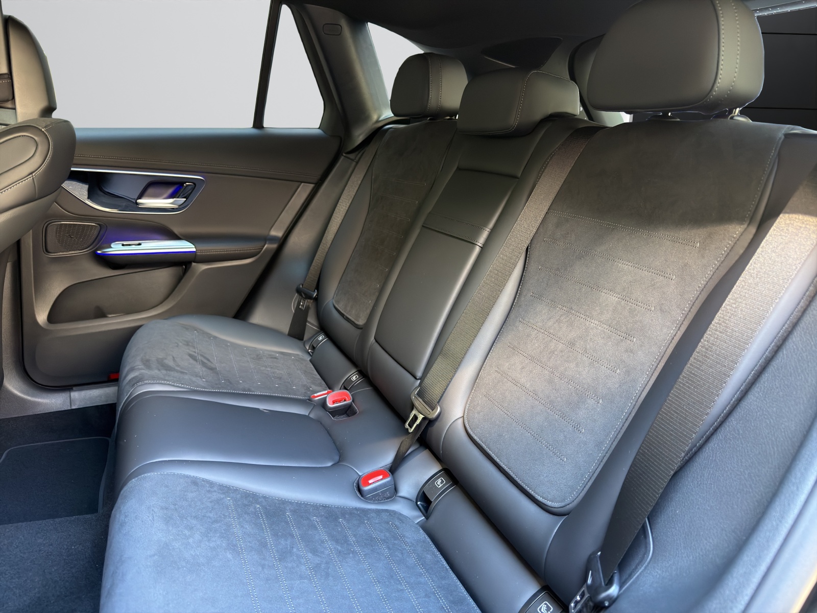 MERCEDES-BENZ GLC 300 e 4Matic EQ Star 9G-Tronic-image-13