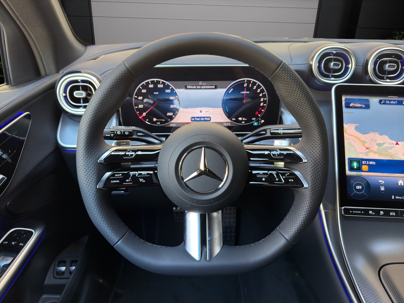 MERCEDES-BENZ GLC 300 e 4Matic EQ Star 9G-Tronic-image-10