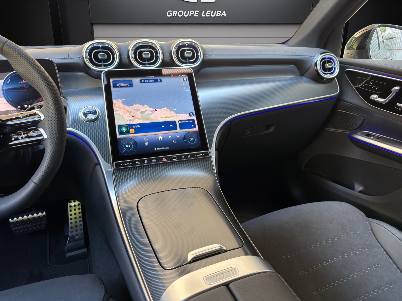 MERCEDES-BENZ GLC 300 e 4Matic EQ Star 9G-Tronic-image-11