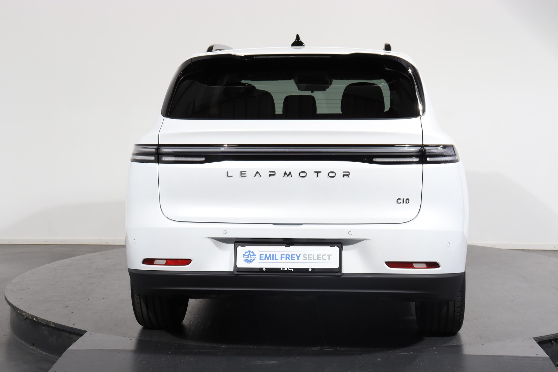 LEAPMOTOR C10 1.5 REEV Design-image-3