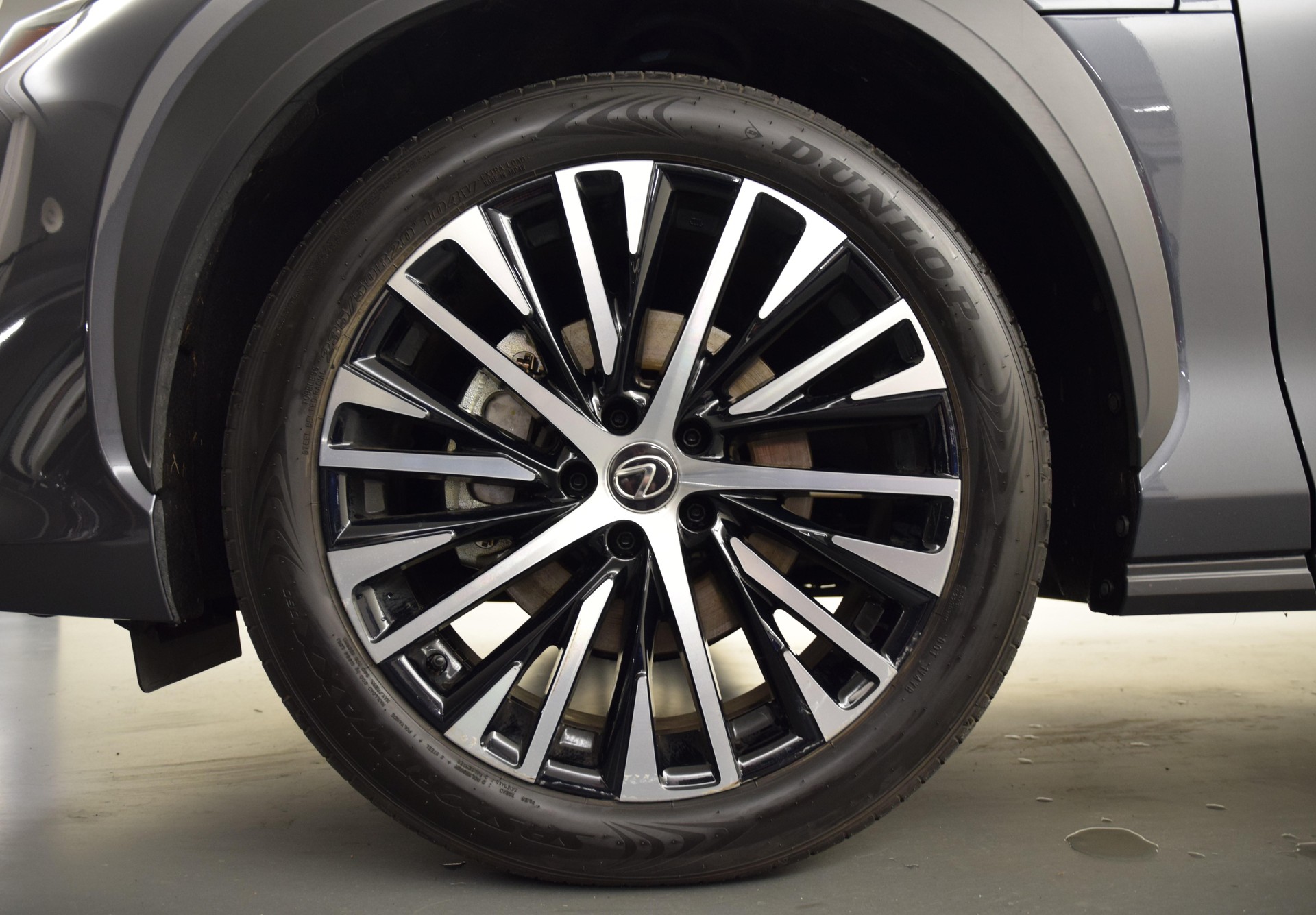 LEXUS RZ 450e Comfort-image-16