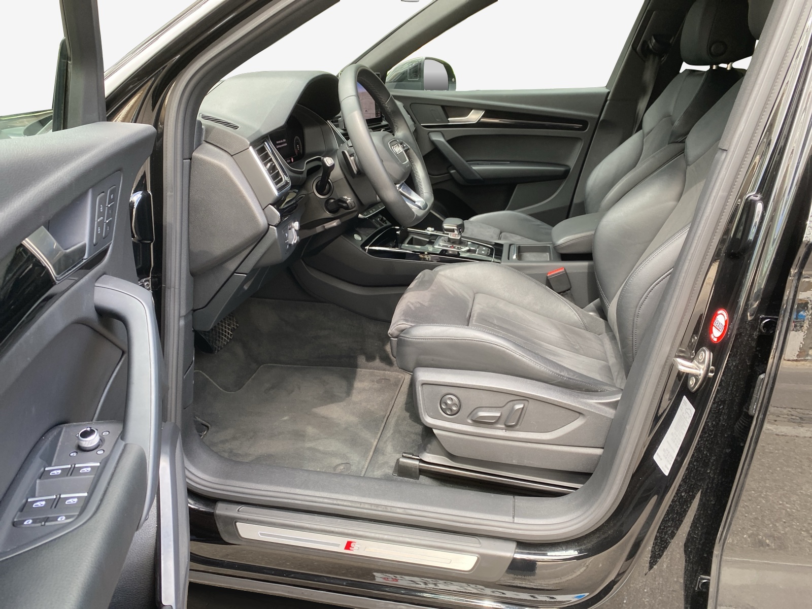 AUDI Q5 Sportback 45 TFSI S line quattro S-tronic-image-7