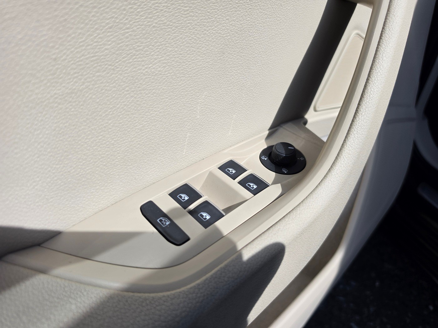 SKODA Superb Combi 2.0 TSI L&K DSG 4x4-image-17