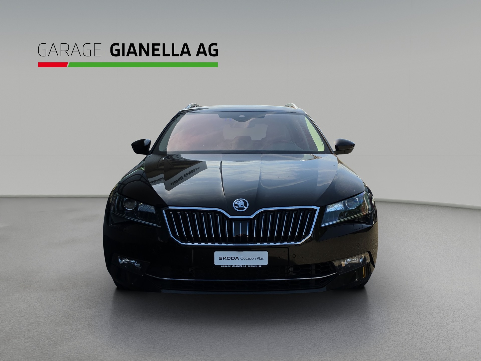 SKODA Superb Combi 2.0 TSI L&K DSG 4x4-image-3