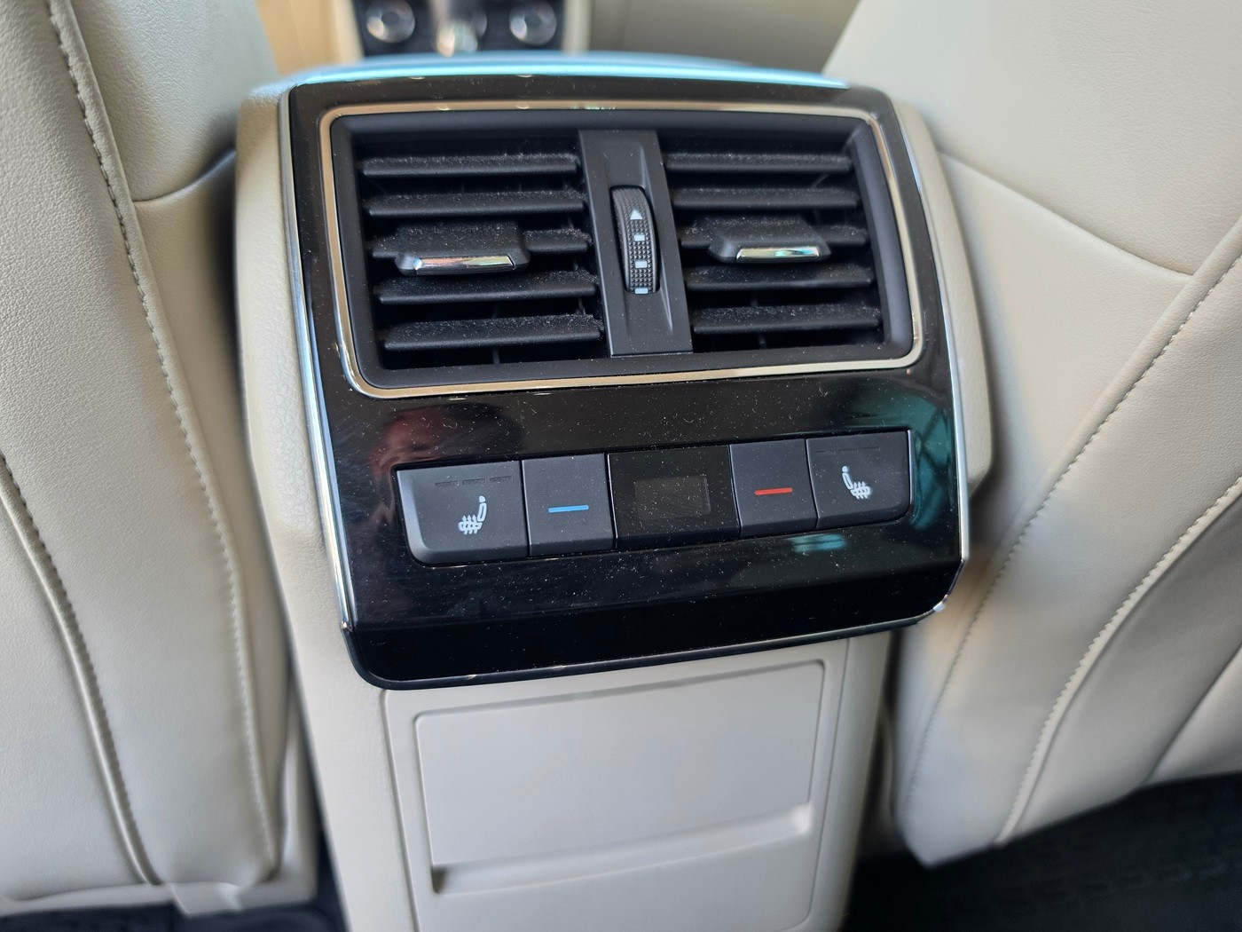 SKODA Superb Combi 2.0 TSI L&K DSG 4x4-image-18