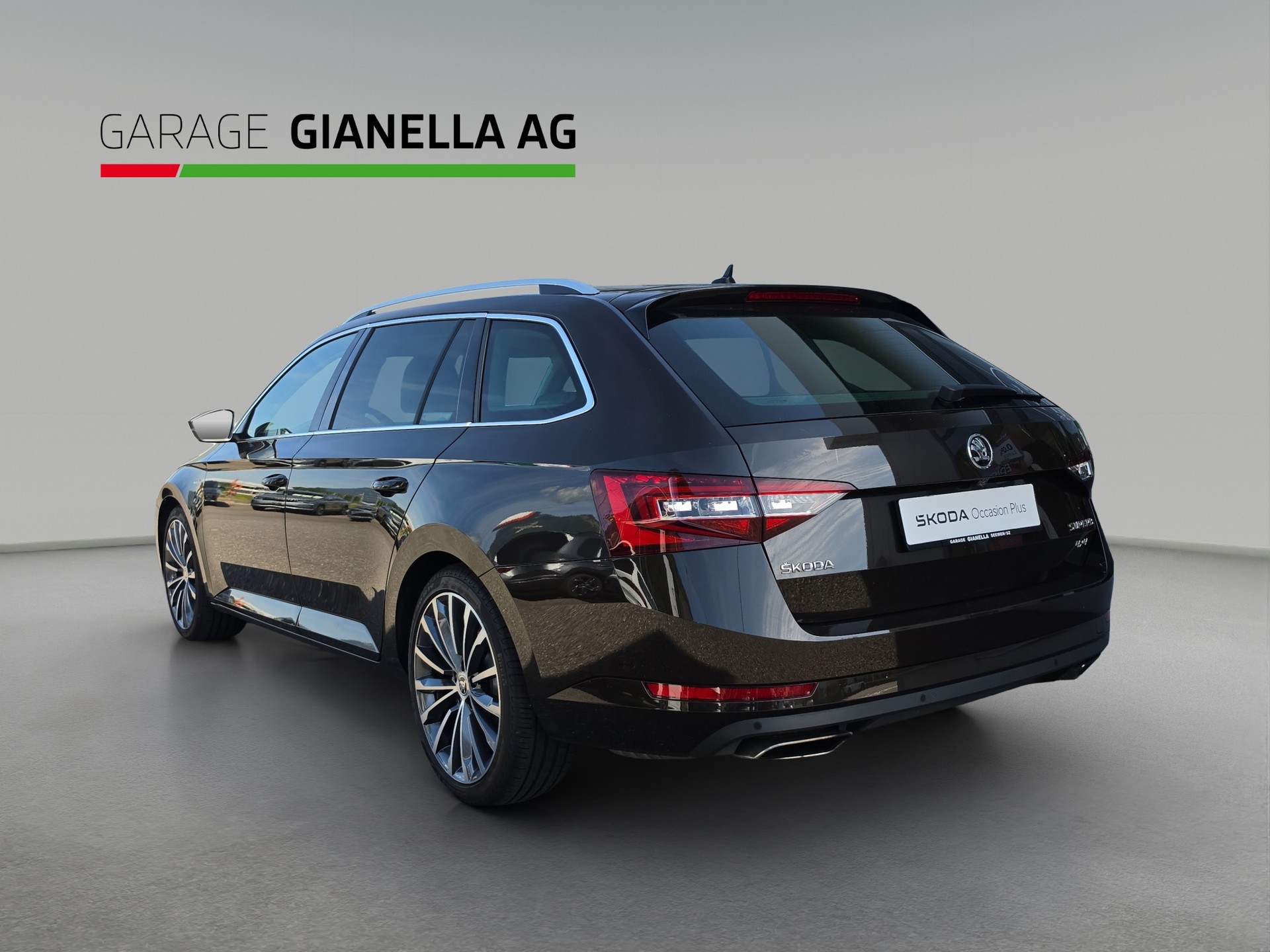 SKODA Superb Combi 2.0 TSI L&K DSG 4x4-image-2
