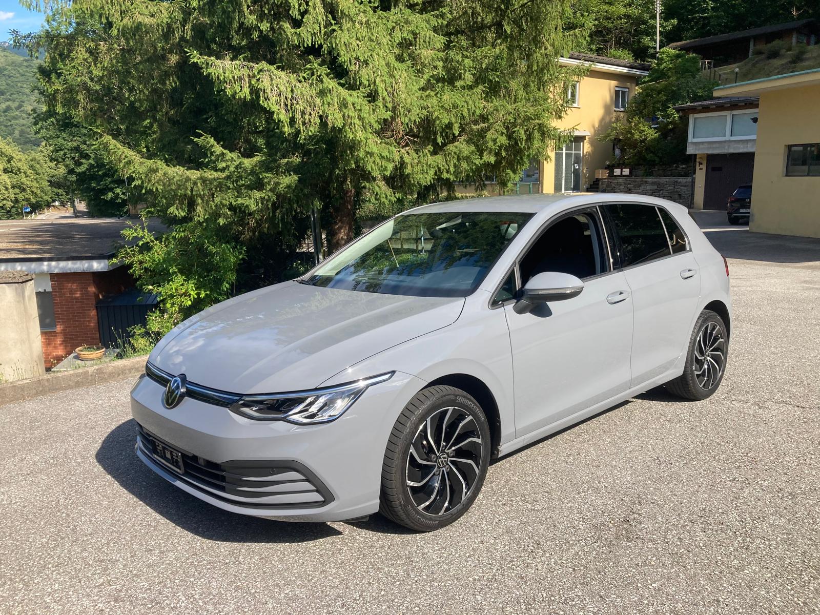 VW Golf 1.0 eTSI mHEV ACTLife DSG-image-2