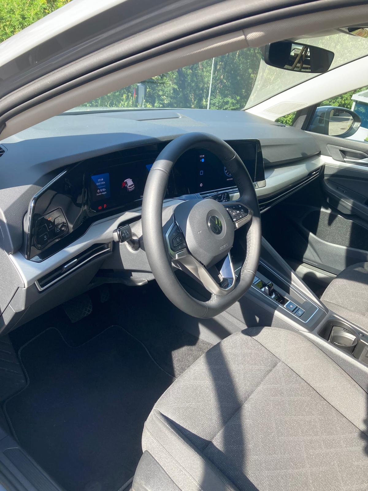 VW Golf 1.0 eTSI mHEV ACTLife DSG-image-11