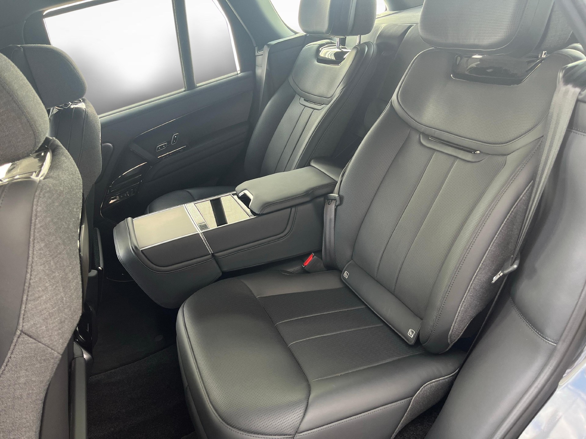 LAND ROVER Range Rover 3.0 Si6 P510e SV-image-11