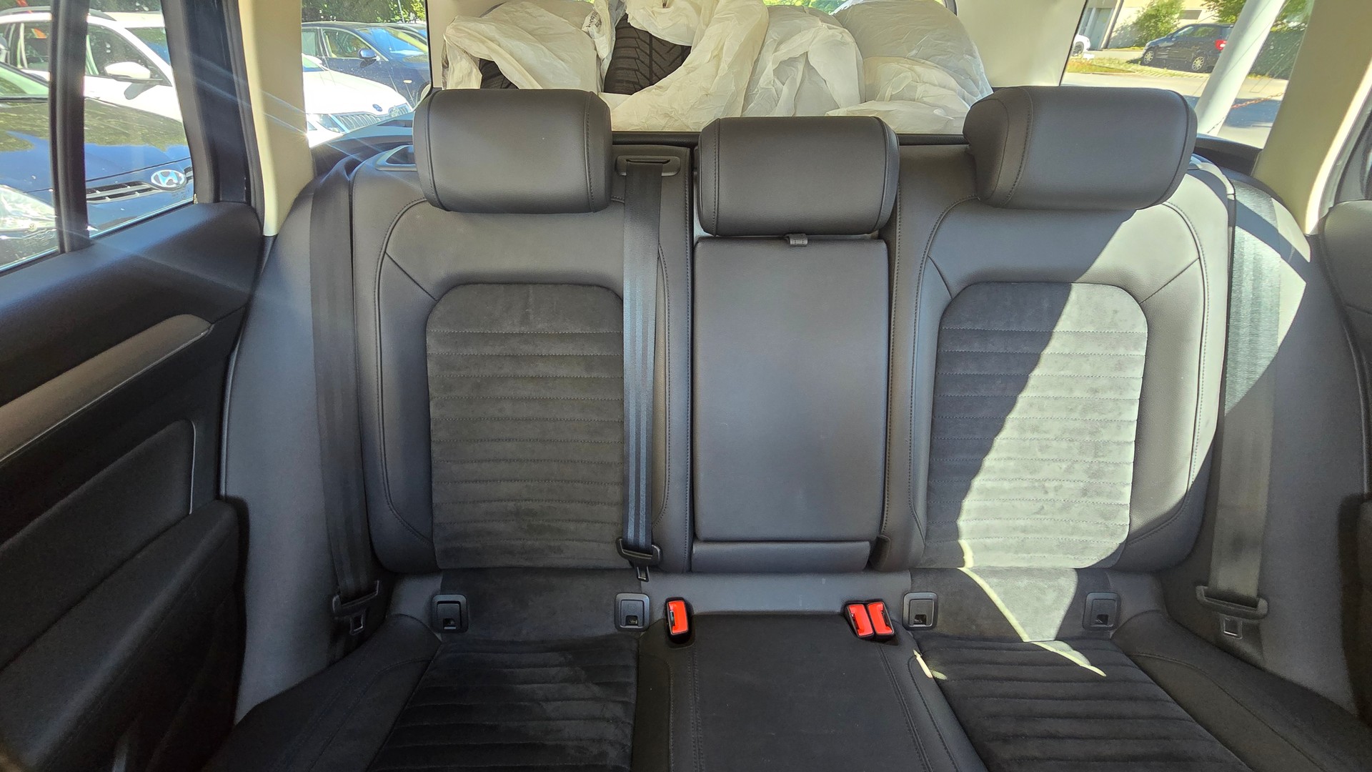 VW Passat Variant 2.0 TDI BMT Highline DSG 4Motion-image-18