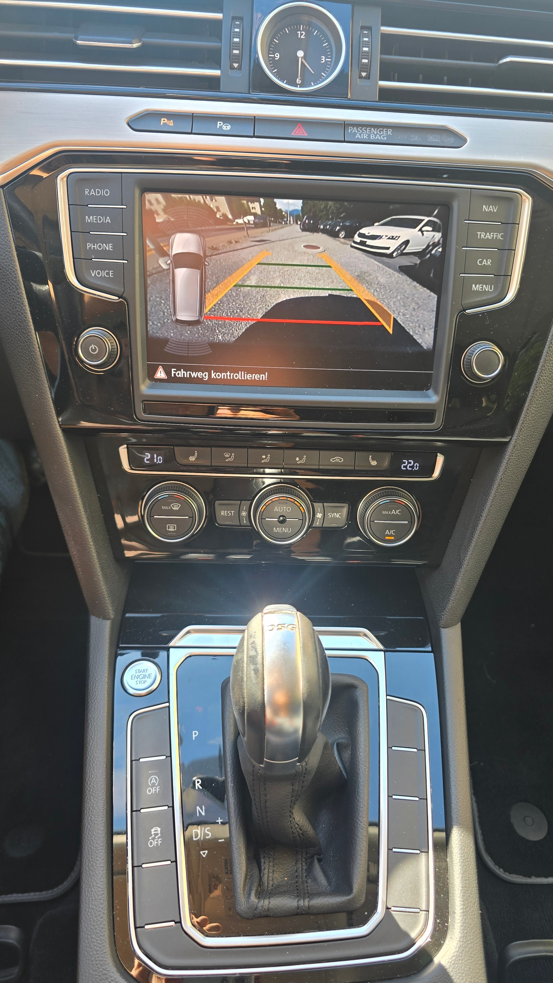 VW Passat Variant 2.0 TDI BMT Highline DSG 4Motion-image-17