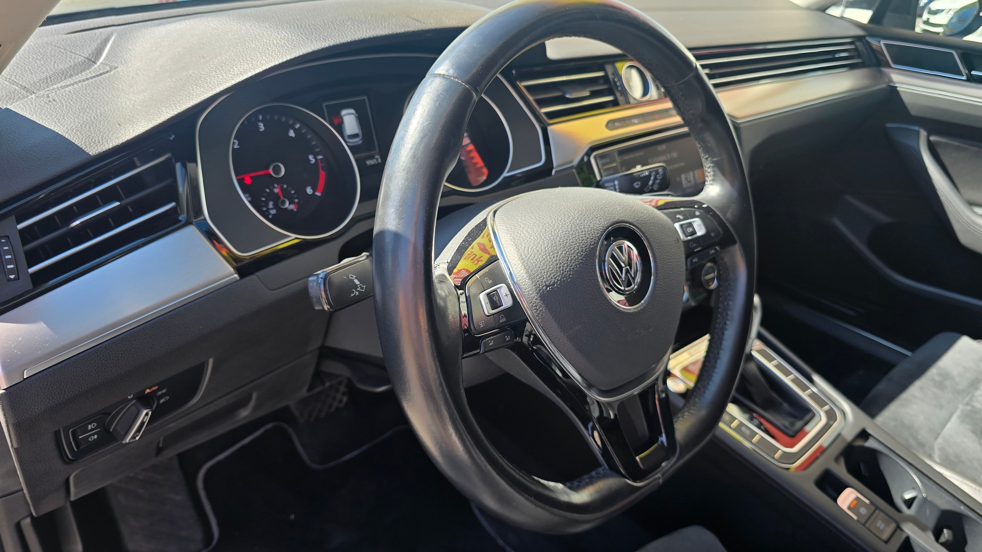 VW Passat Variant 2.0 TDI BMT Highline DSG 4Motion-image-14