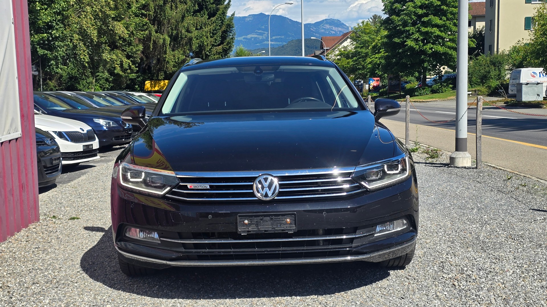VW Passat Variant 2.0 TDI BMT Highline DSG 4Motion-image-2