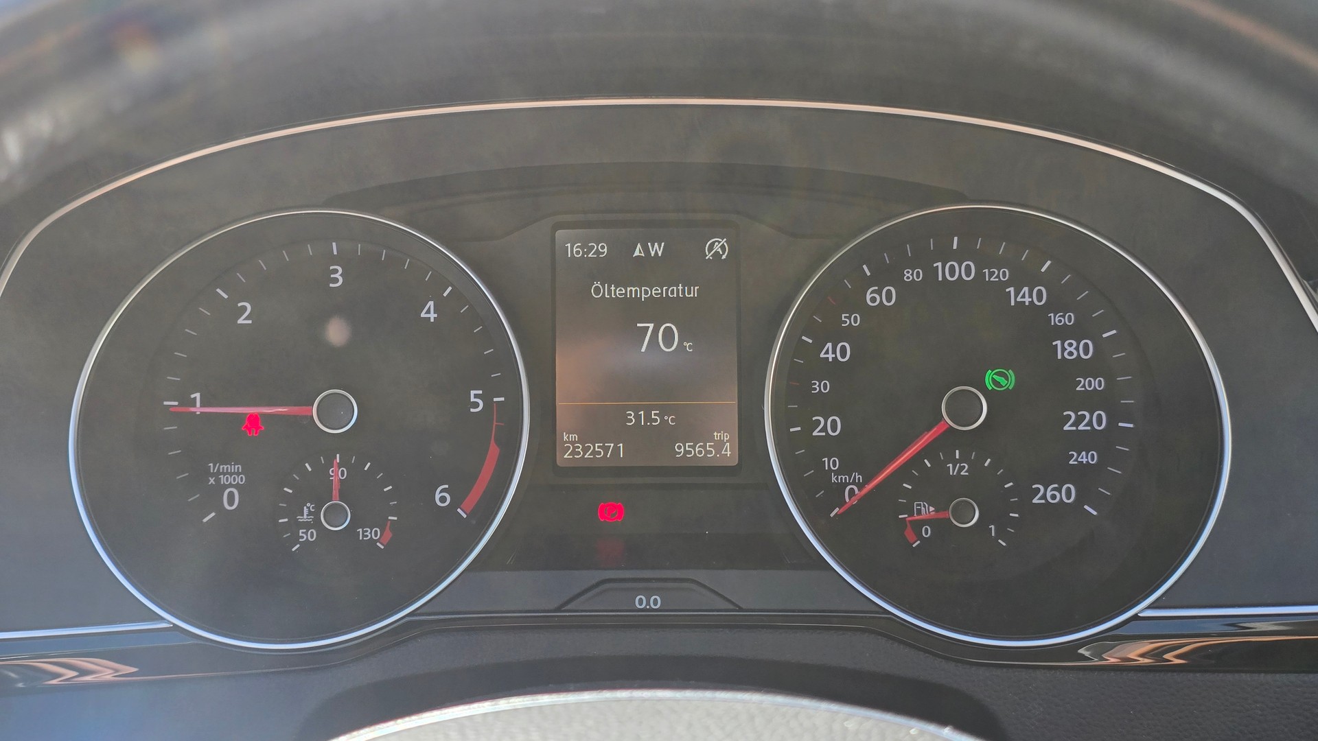 VW Passat Variant 2.0 TDI BMT Highline DSG 4Motion-image-13
