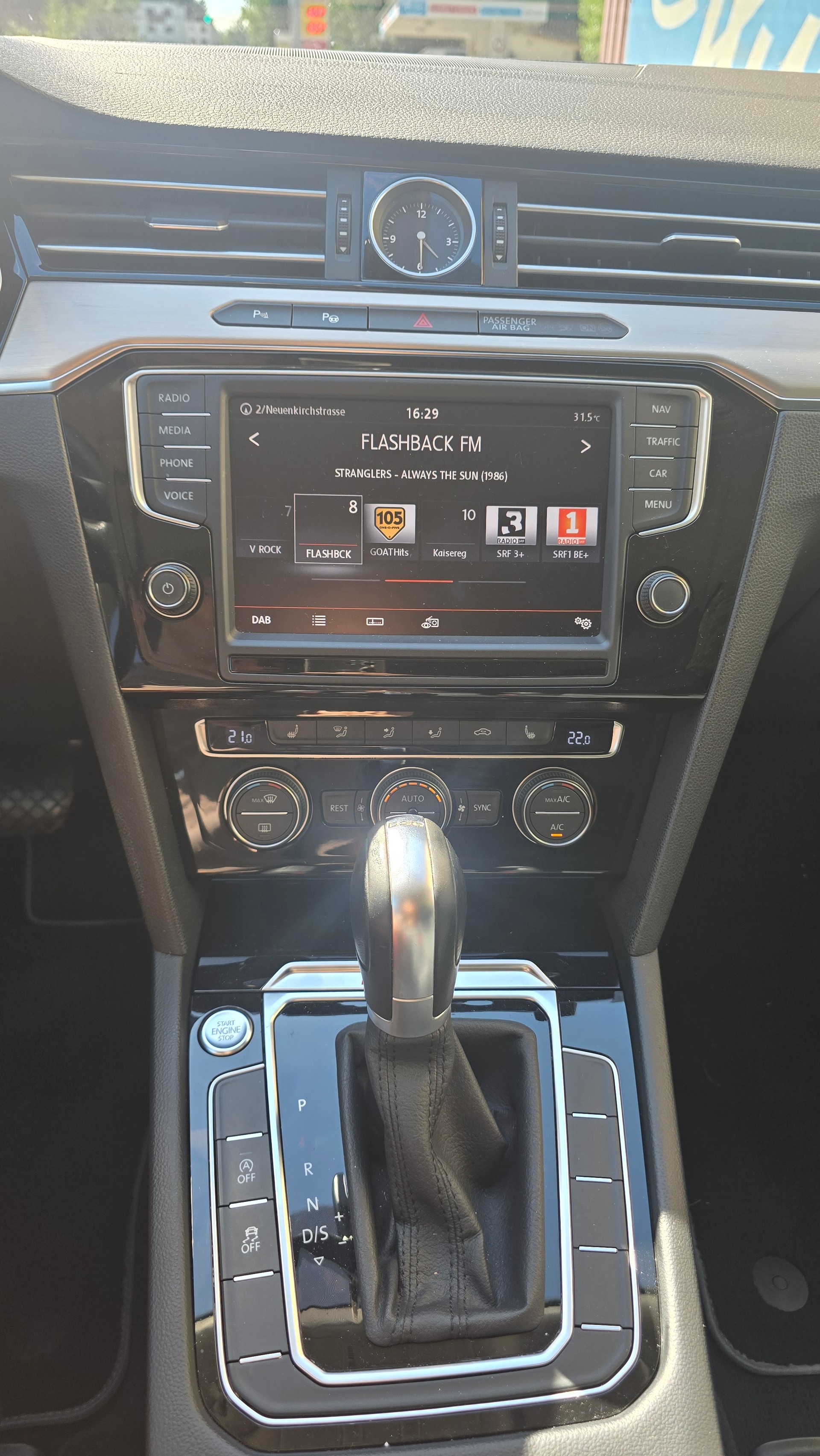VW Passat Variant 2.0 TDI BMT Highline DSG 4Motion-image-16