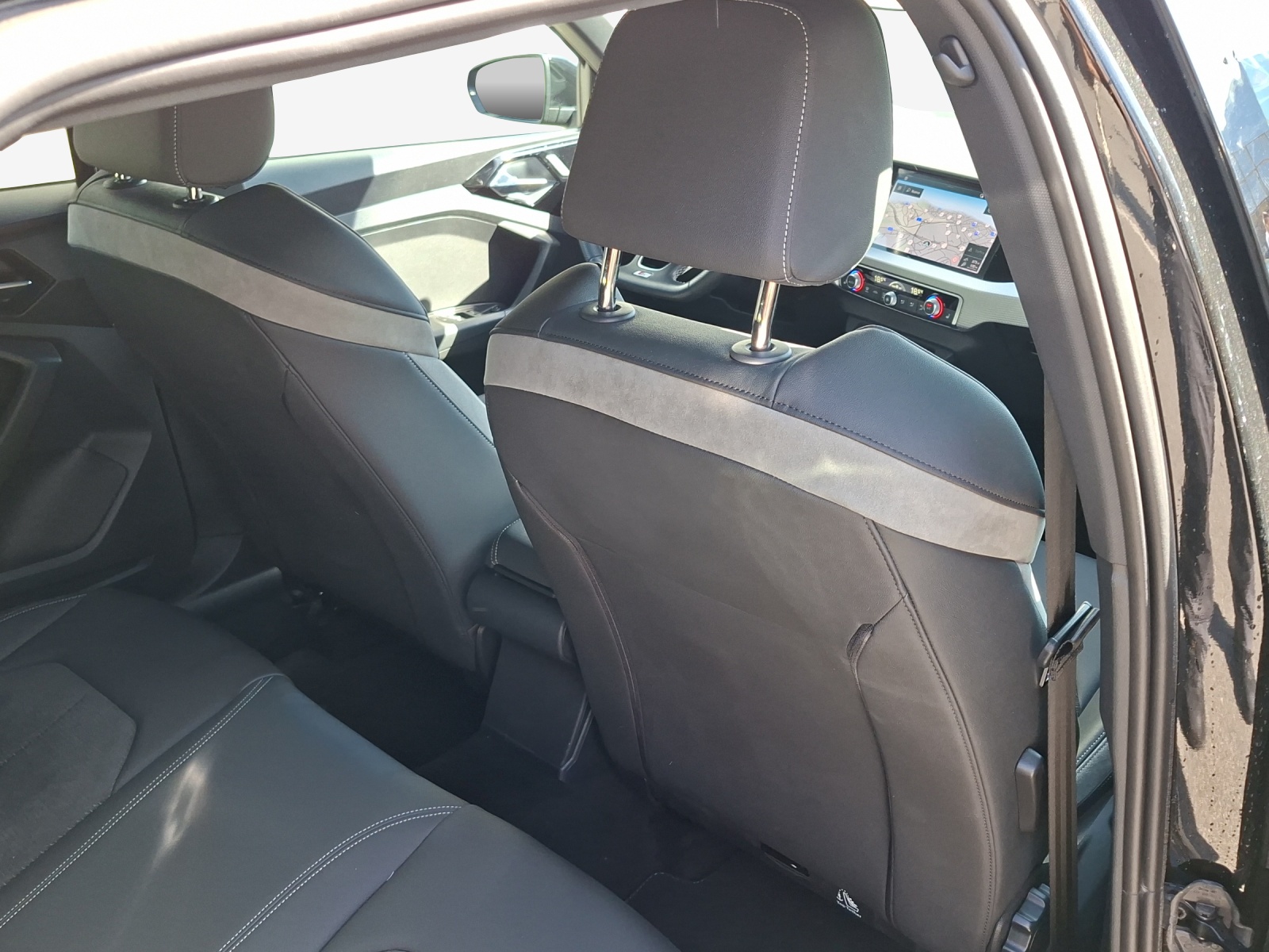 AUDI A1 Sportback 30 TFSI S Line Attraction-image-13